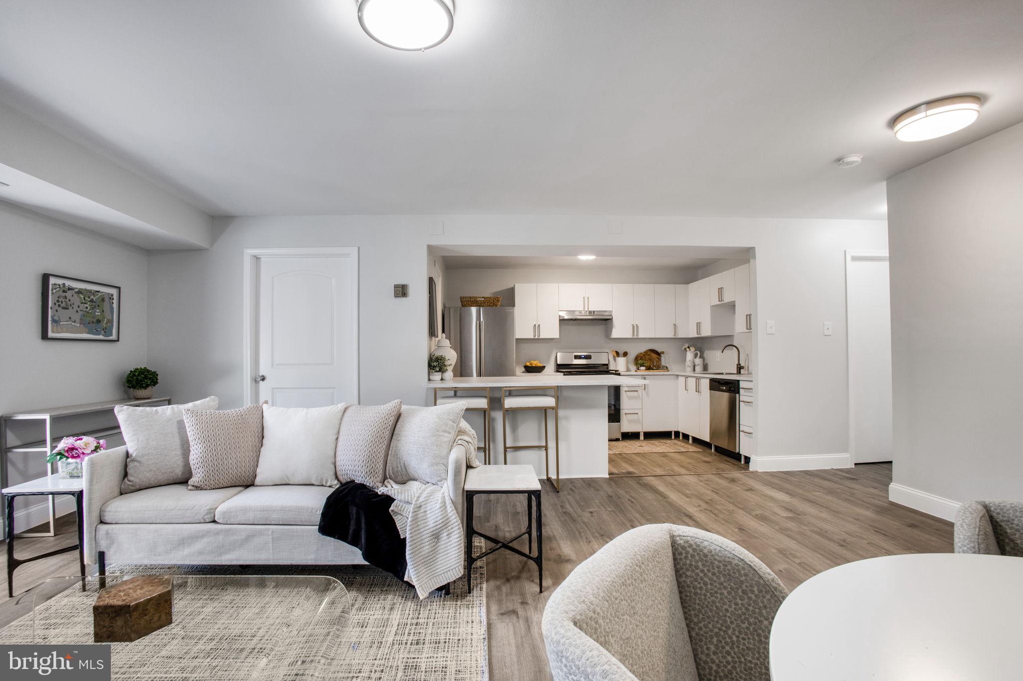 POTOMAC OAKS - Residential