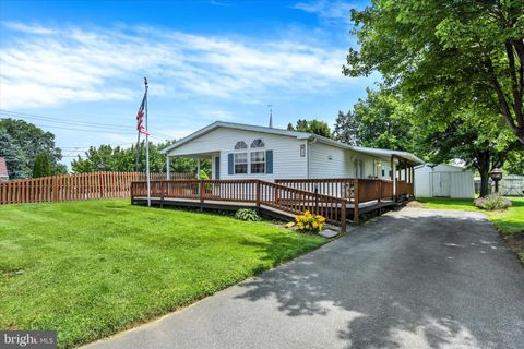 27 E JACOB STREET MAYTOWN PA 17550