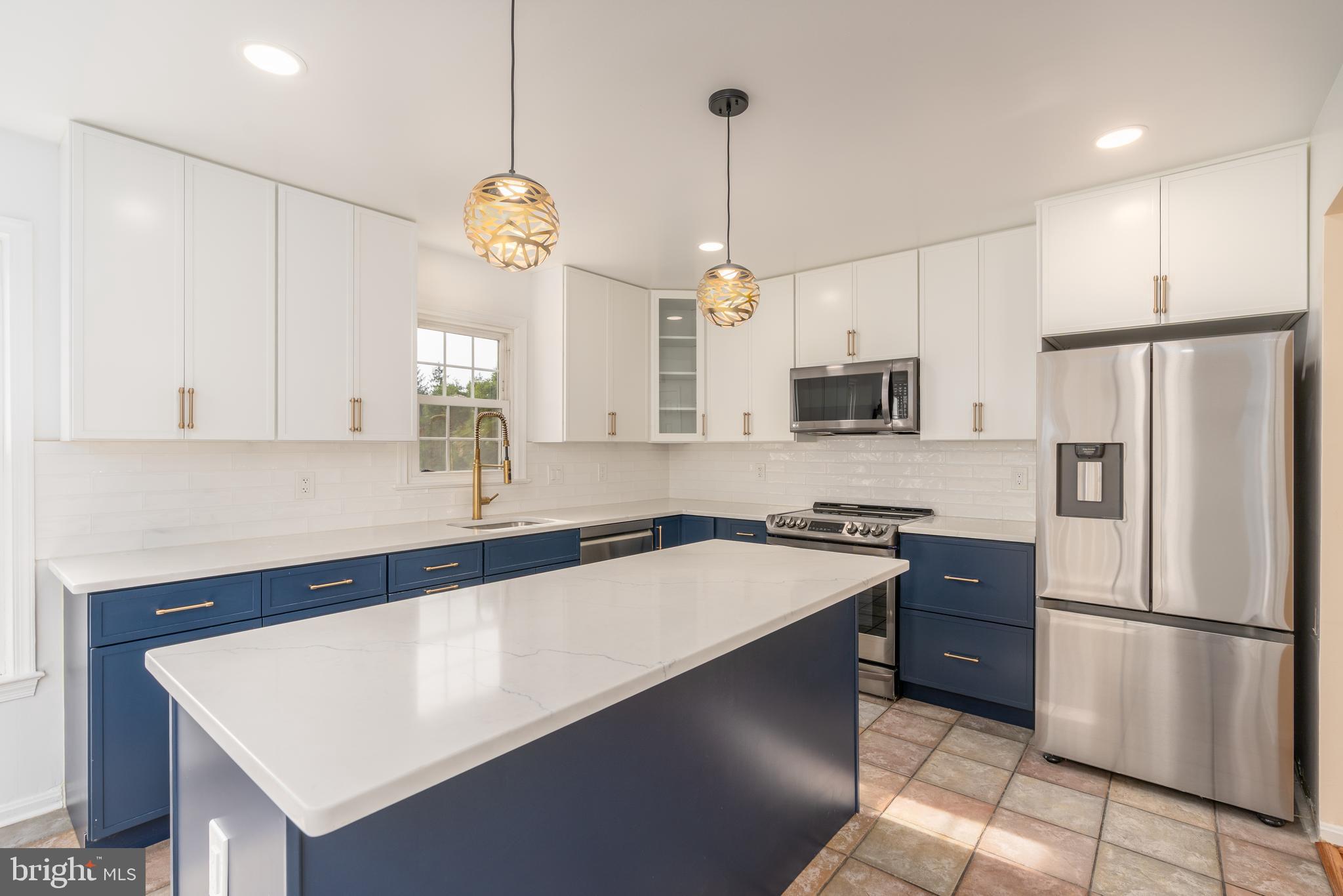 8010 MERRY OAKS LANE