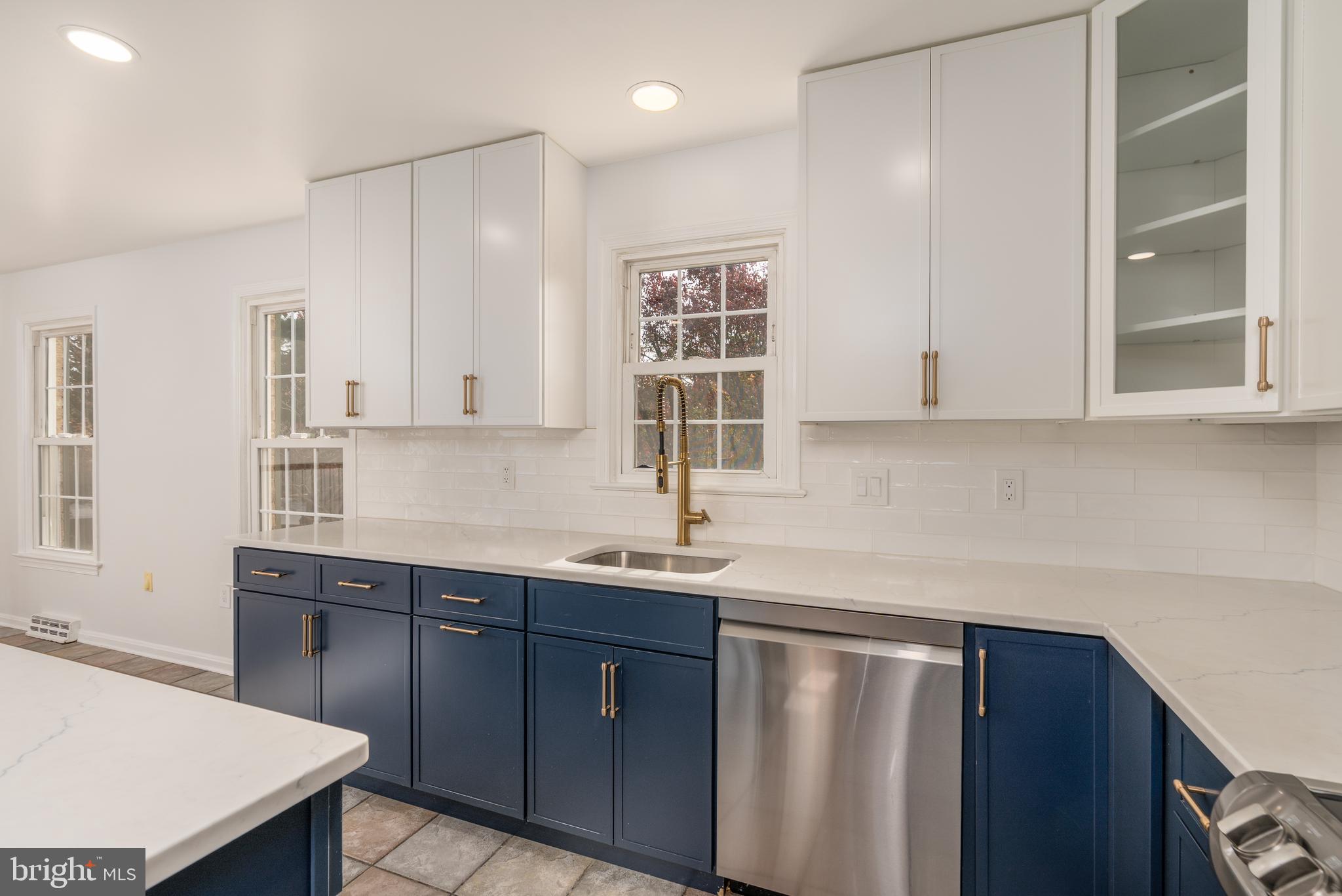 8010 MERRY OAKS LANE