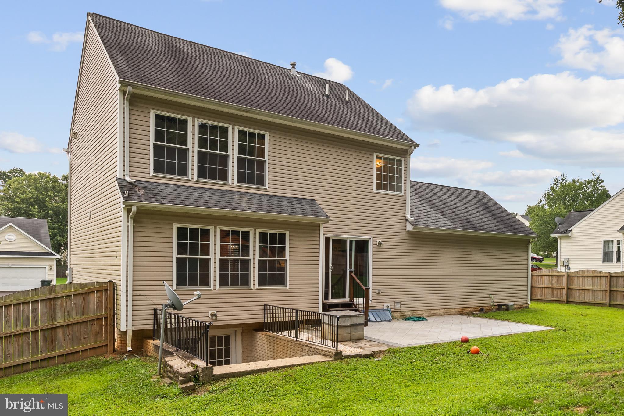 942 RIVERDALE CIRCLE