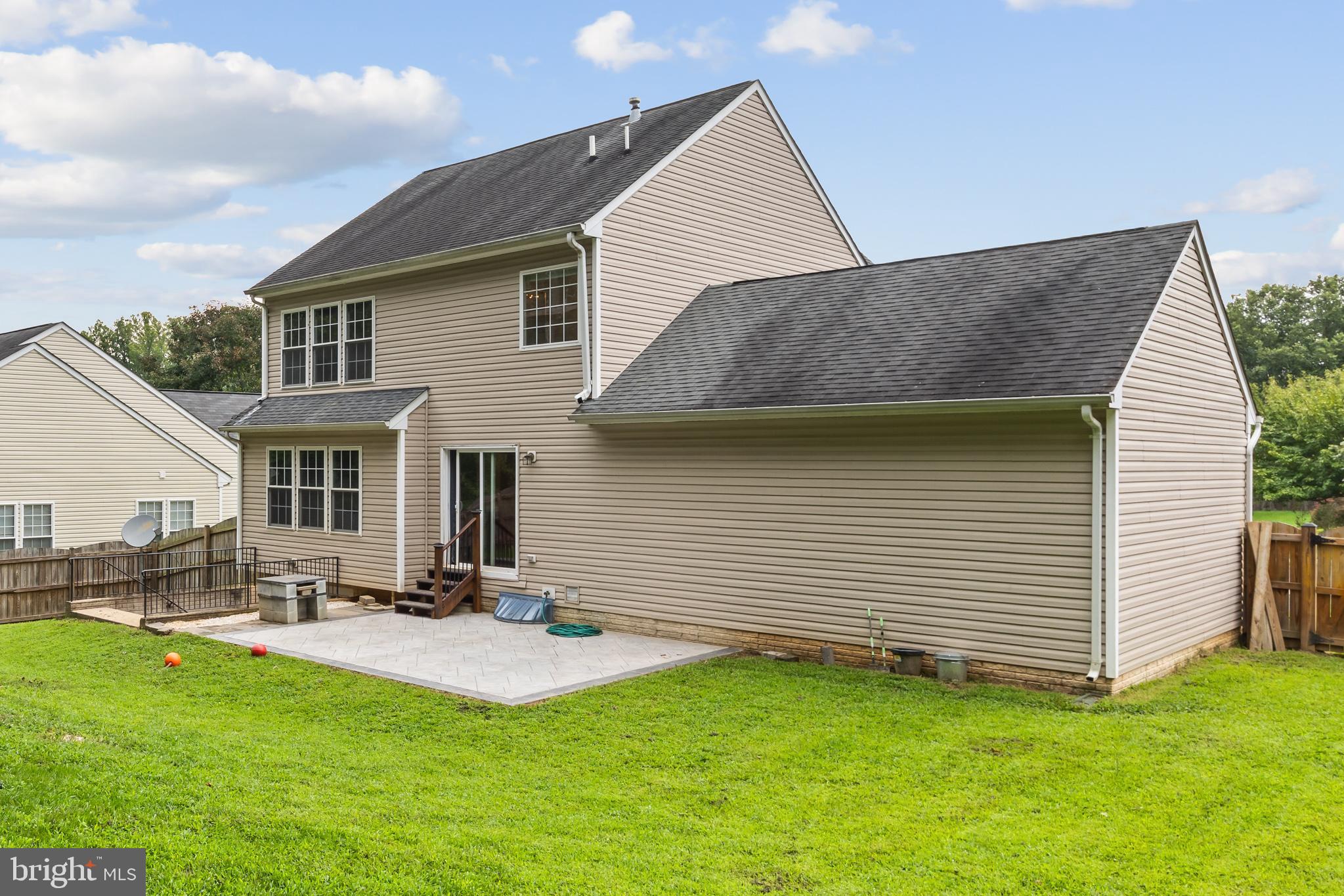 942 RIVERDALE CIRCLE