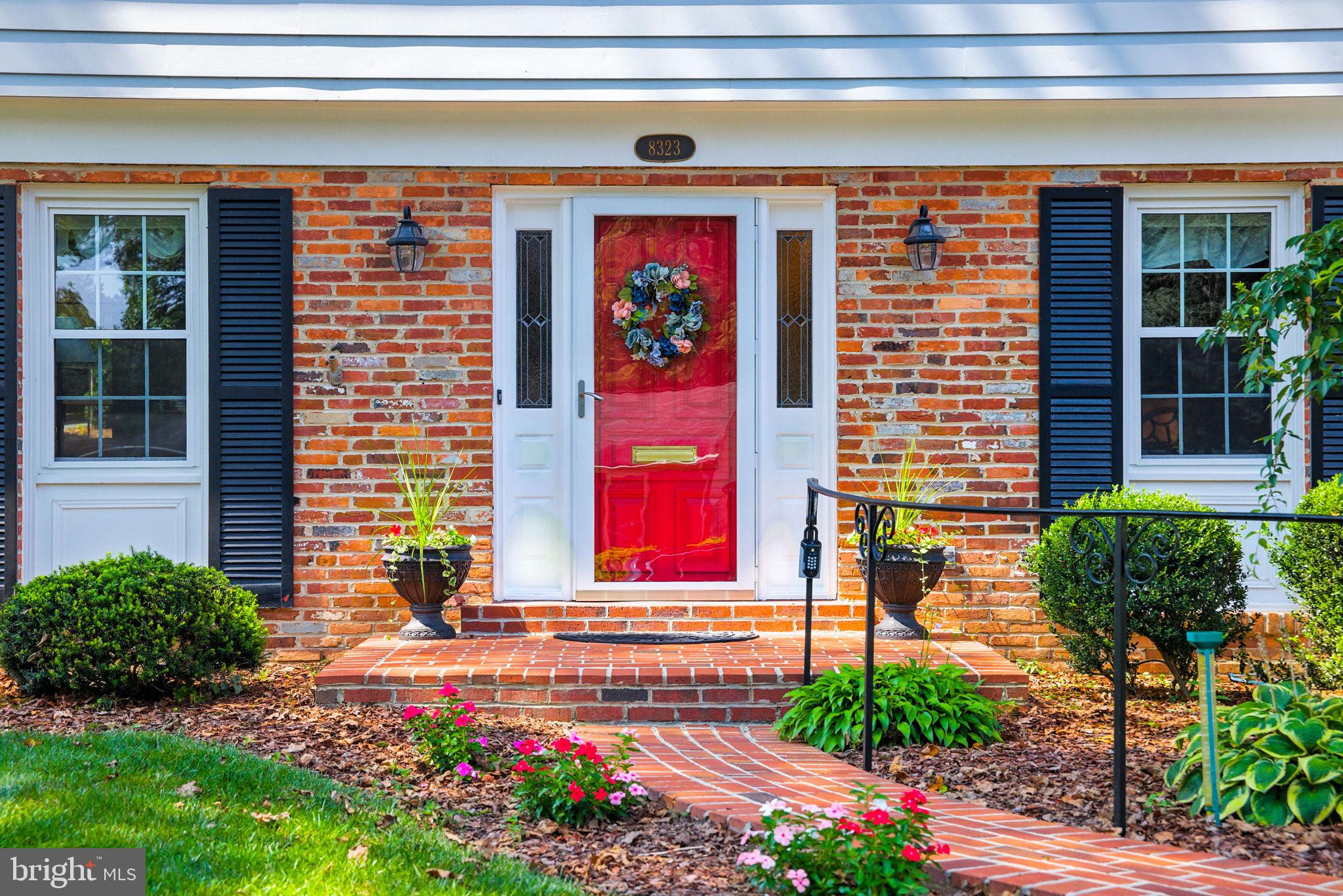 8323 EPINARD COURT