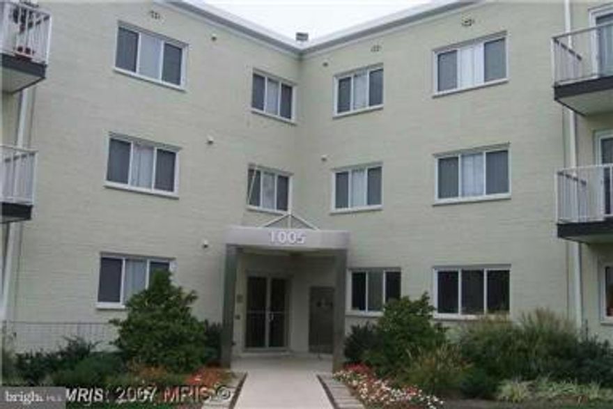 APPROVED SHORT SALE***Well kept 1 bedroom, 1 bath condo but sold as-is; includes hardwood flooring, spacious kitchen, washer/dryer all-in-one, dishwasher.  The balcony has a great view.  Great investment opportunity or perfect for 1st time home buyer.  Short sale. NOT FHA APPROVED/ Seller prefers CASH ONLY.