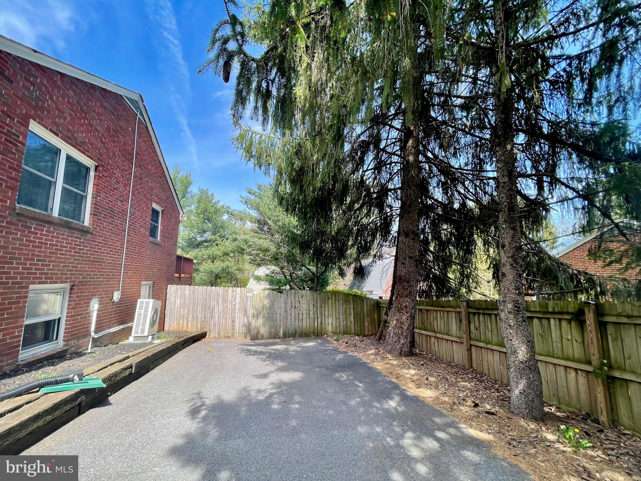 DAMASCUS OUTSIDE - Residential