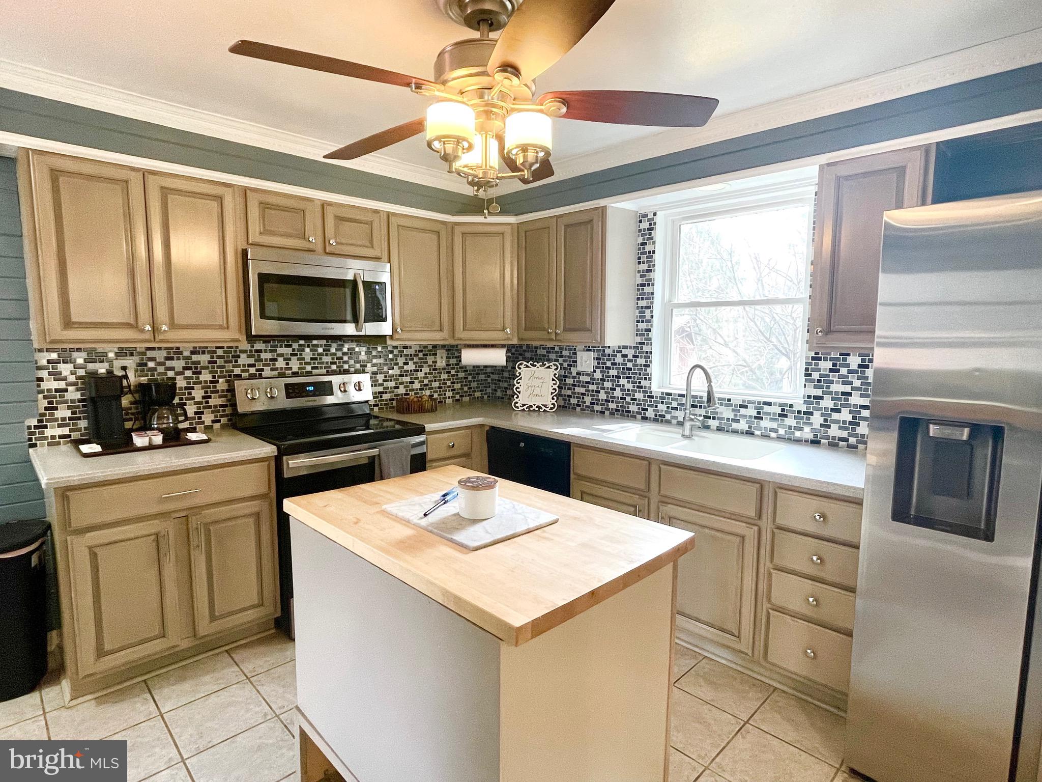 DAMASCUS OUTSIDE - Residential