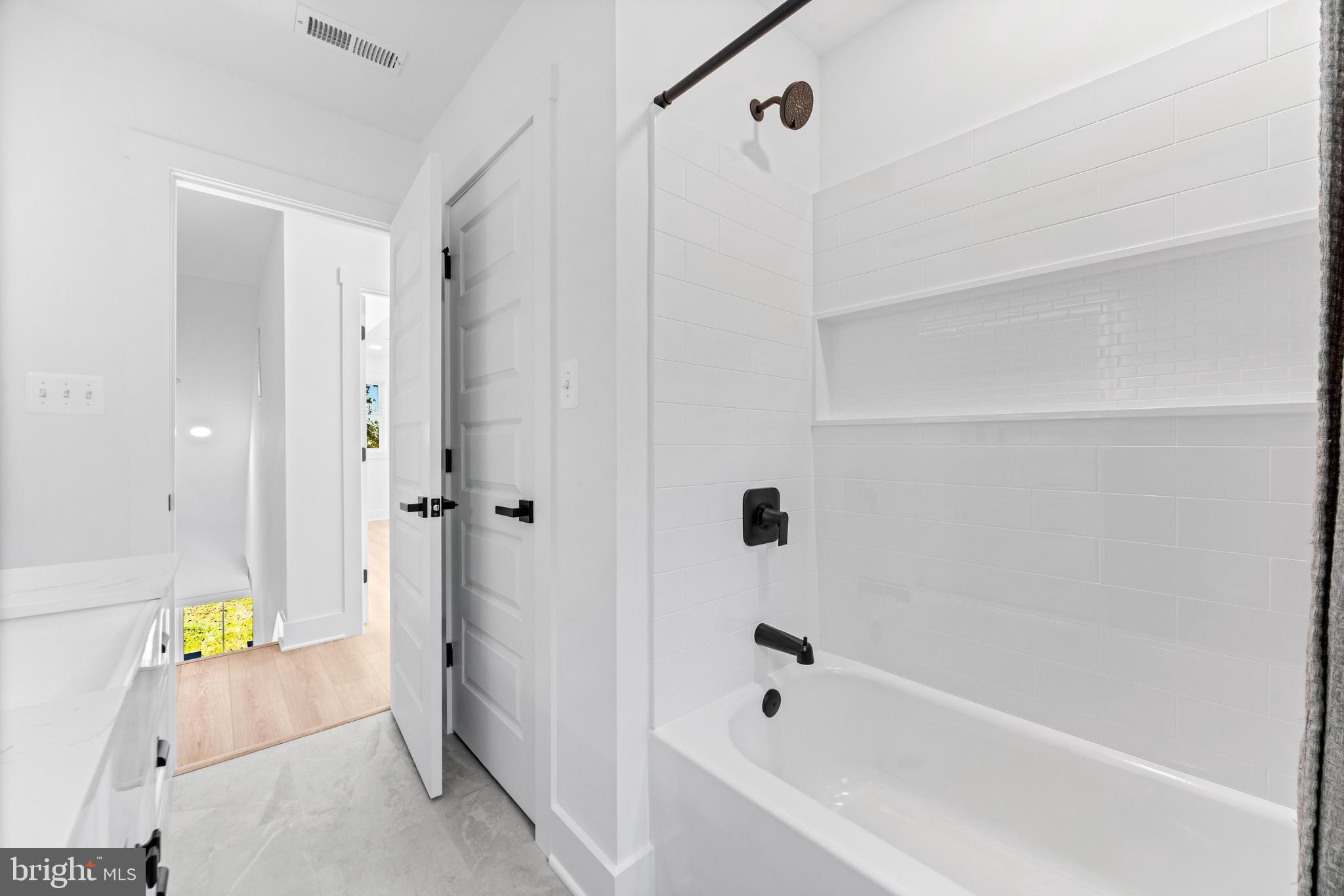 JARRETTSVILLE - Residential