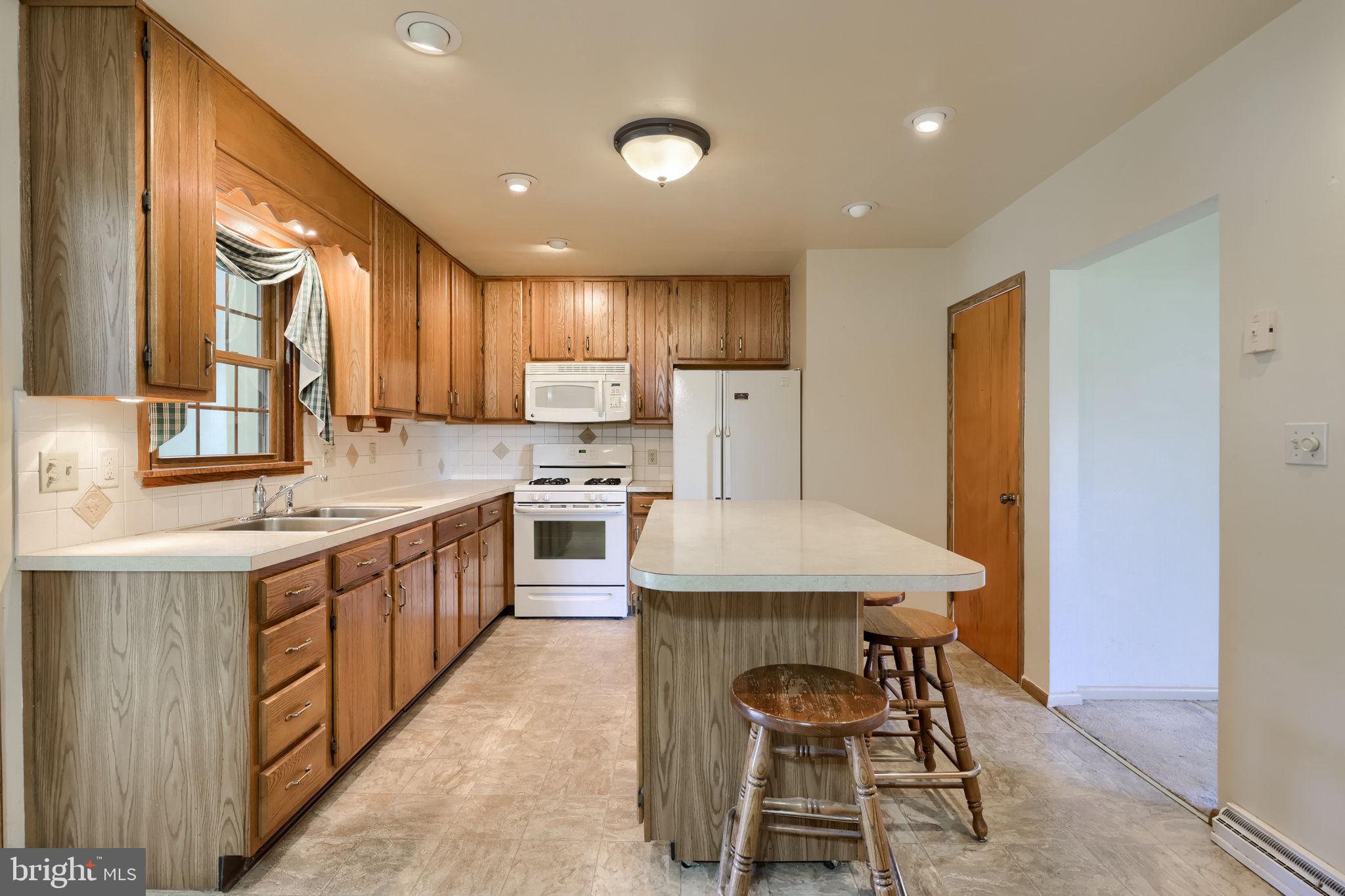 2522 MAYFAIR DRIVE