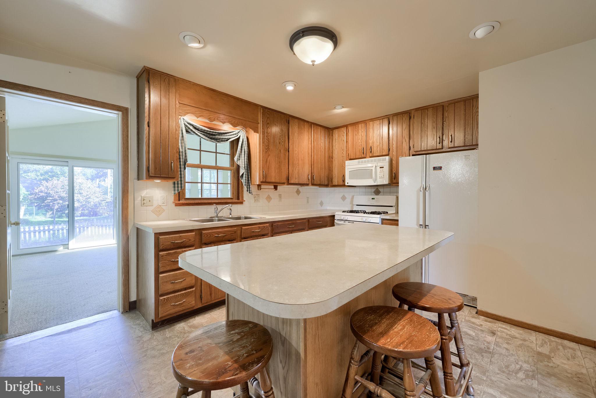 2522 MAYFAIR DRIVE