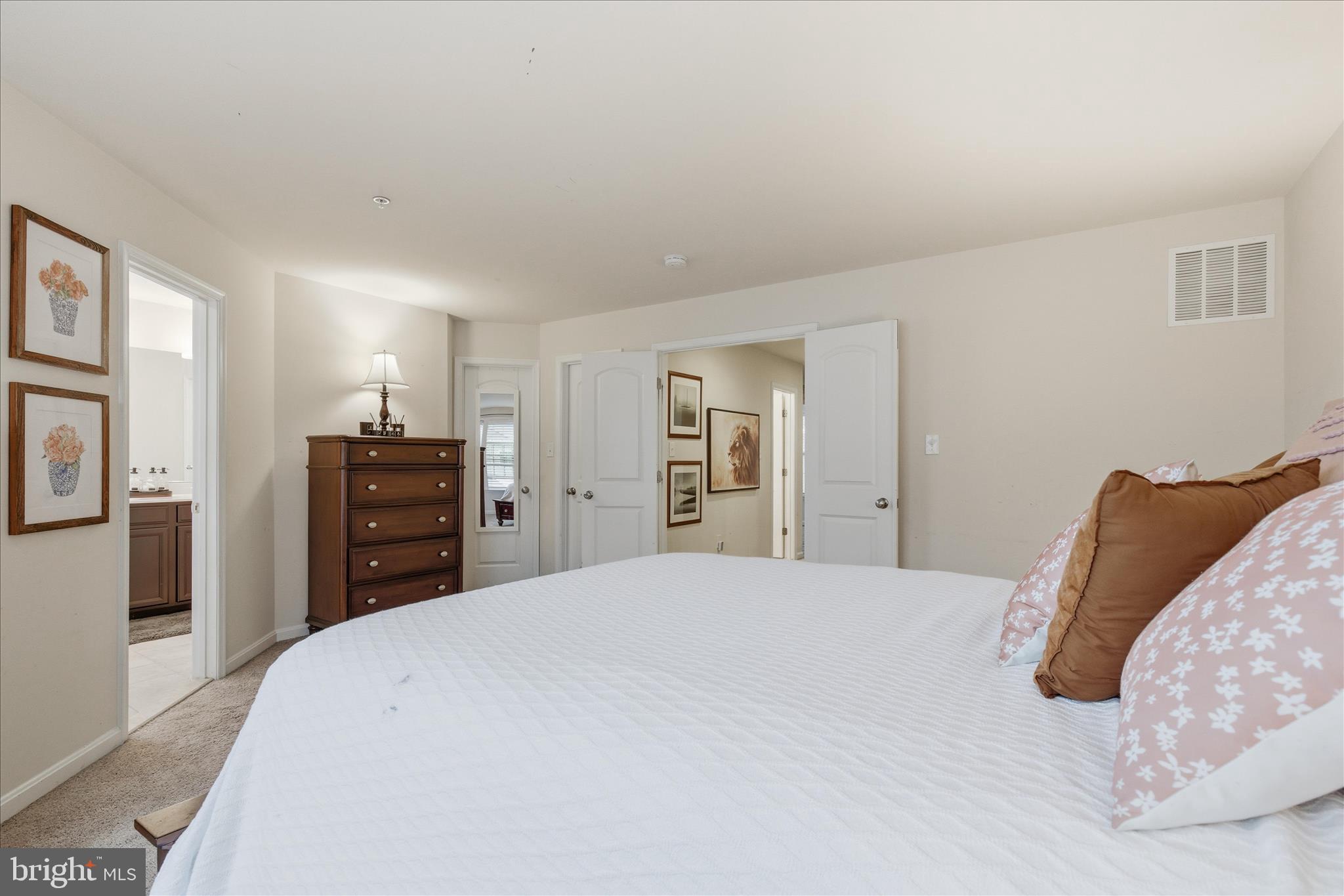 WOODMORE TOWNE CENTRE - Residential