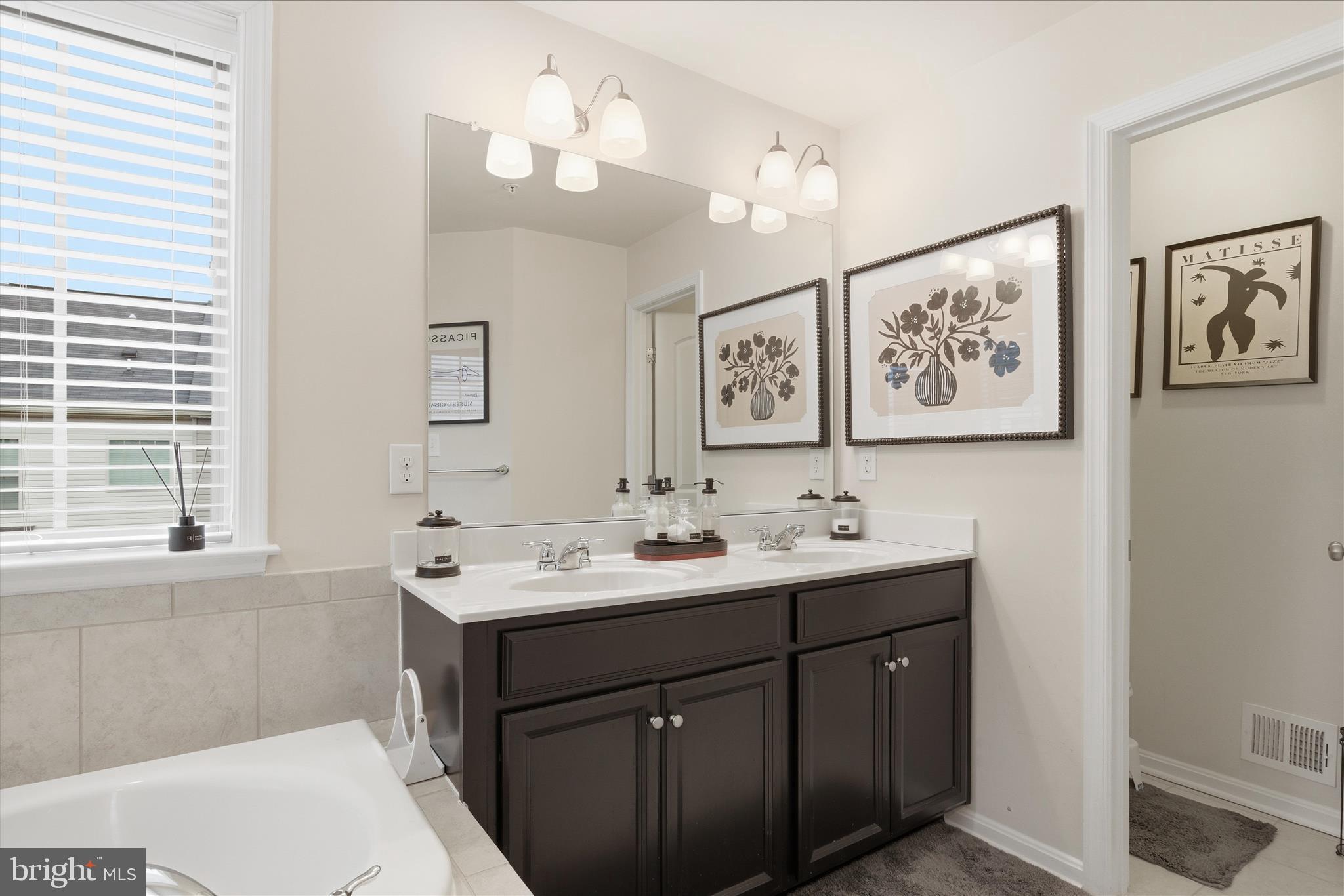 WOODMORE TOWNE CENTRE - Residential