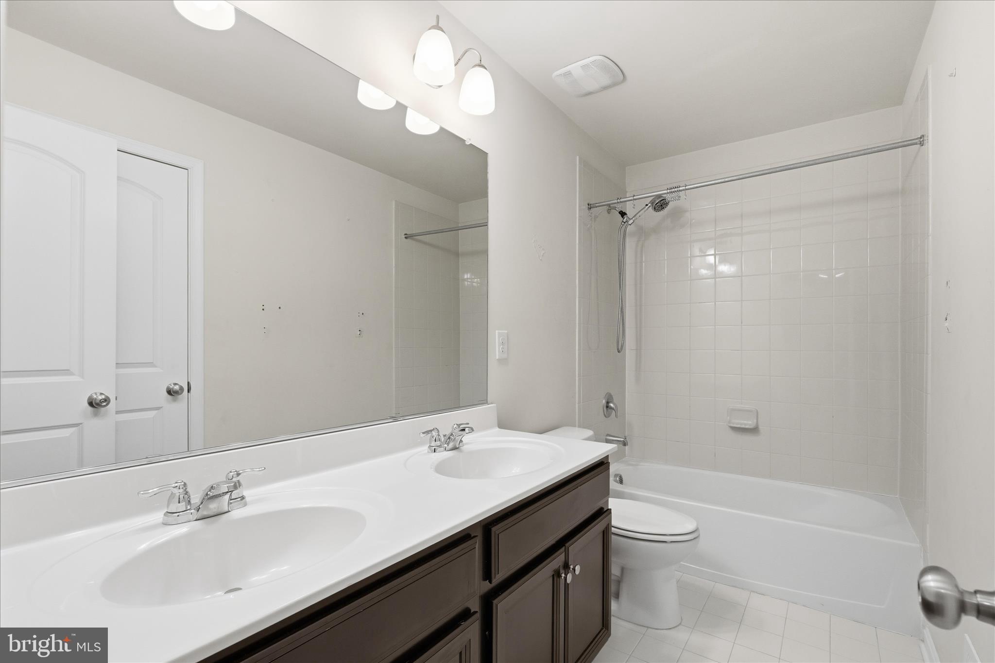 WOODMORE TOWNE CENTRE - Residential