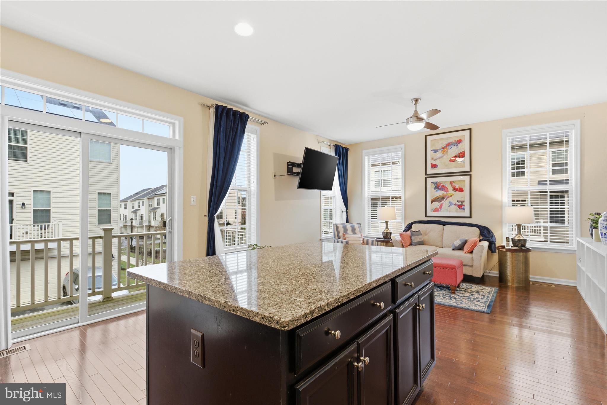 WOODMORE TOWNE CENTRE - Residential