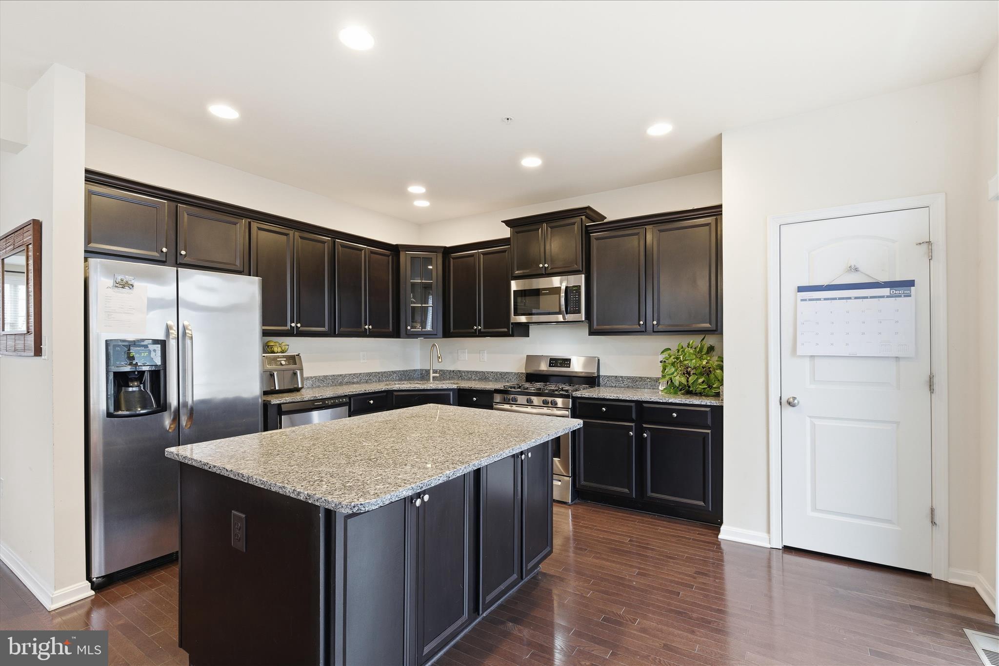 WOODMORE TOWNE CENTRE - Residential