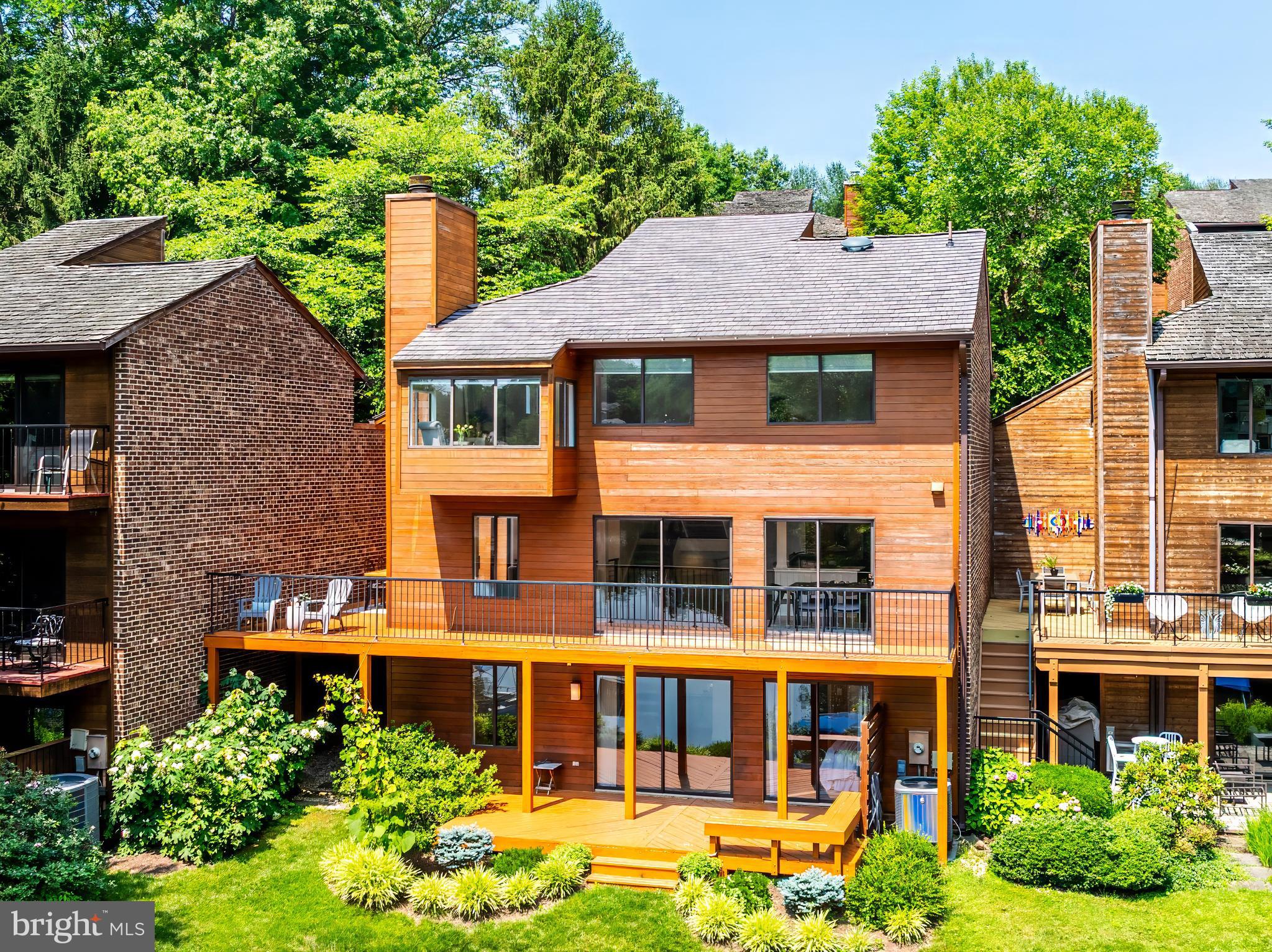 2127 CABOTS POINT LANE