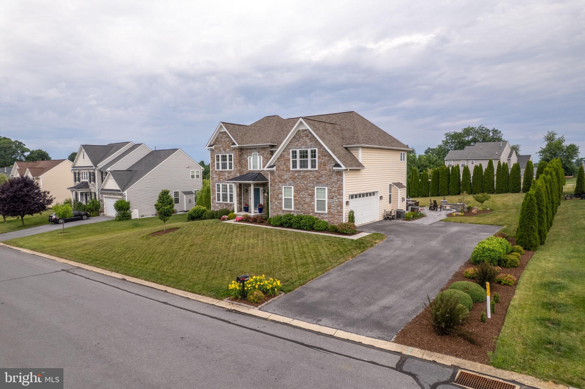 1152 BELMONT WAY