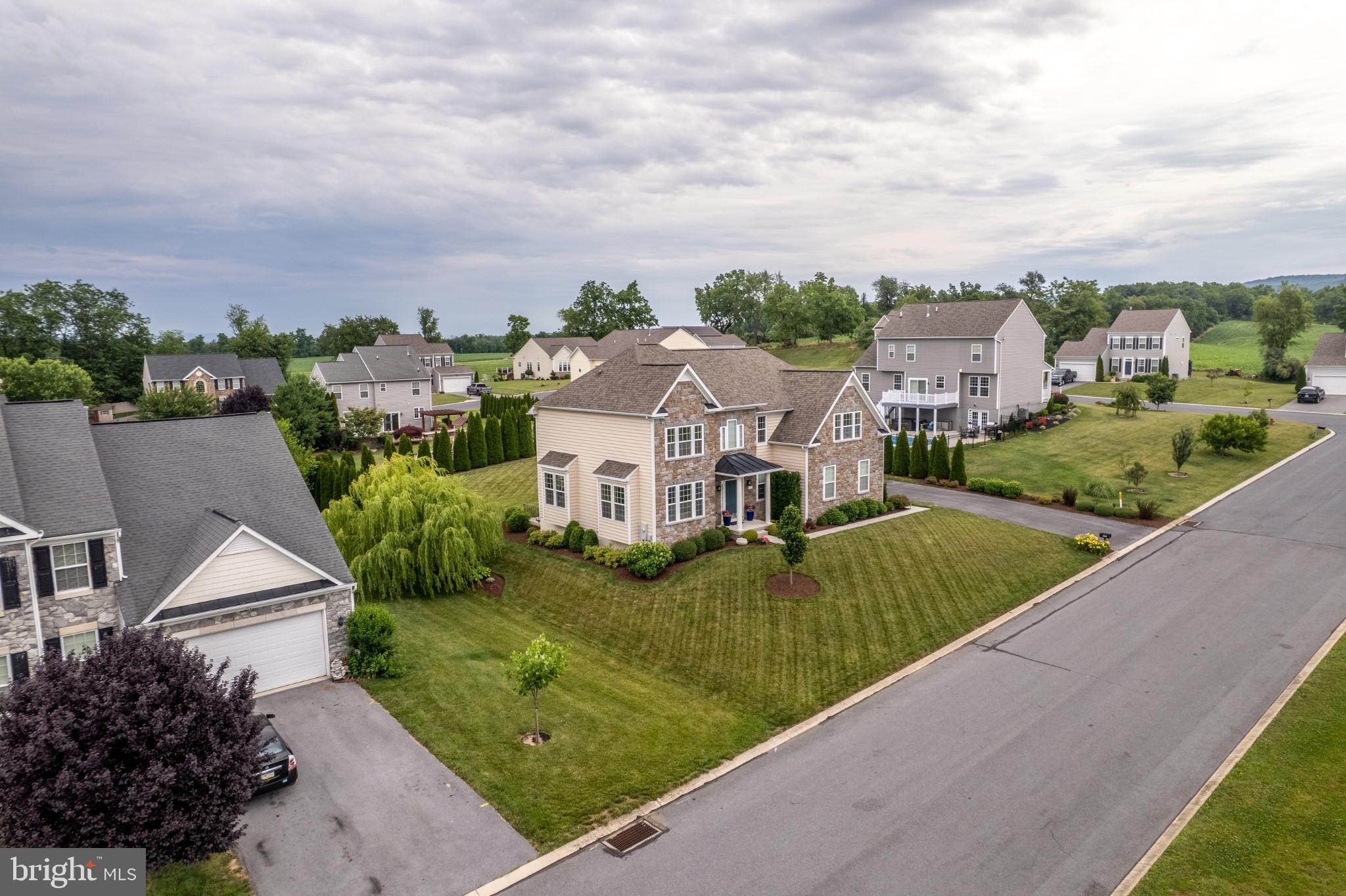 1152 BELMONT WAY