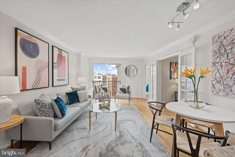 MLS: DCDC2187974