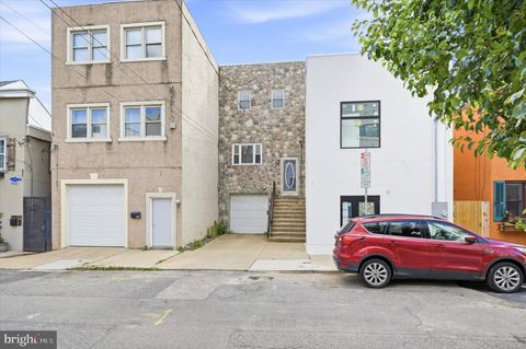 Townhouse For Rent - 1215 Crease Street<br/> PHILADELPHIA, PA 19125
