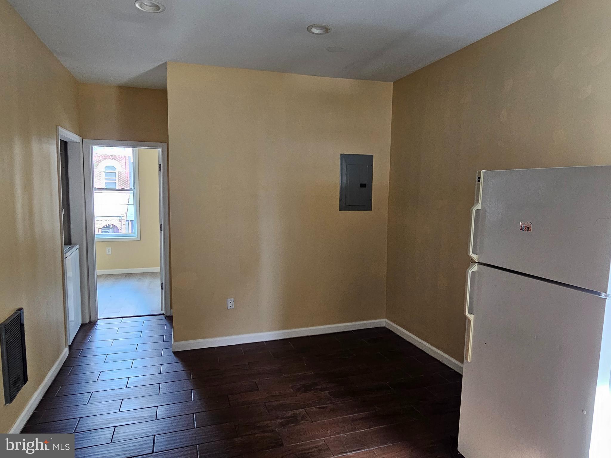 522 W WESTMORELAND STREET 2ND FL