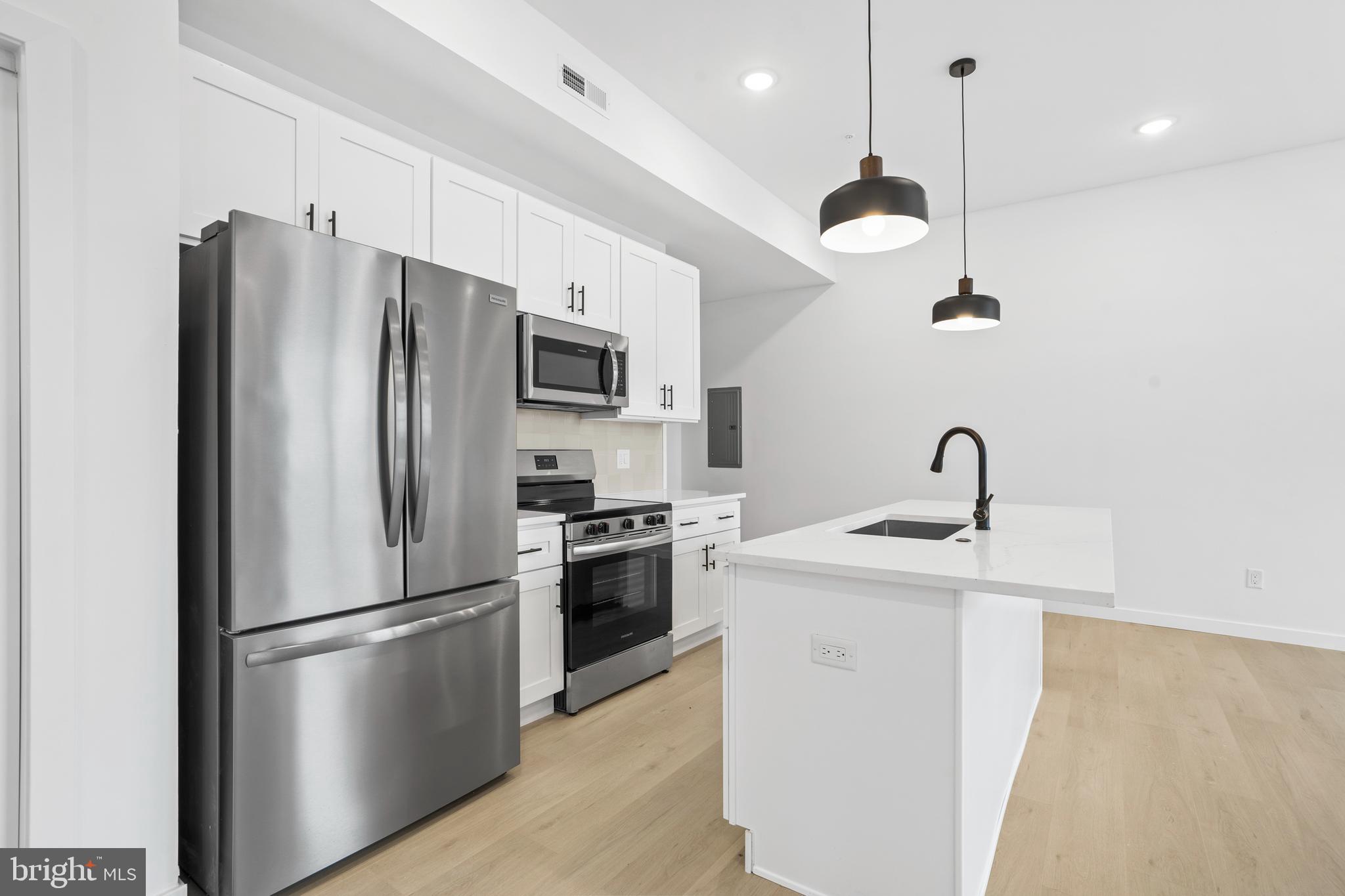 3211 CEDAR STREET 402