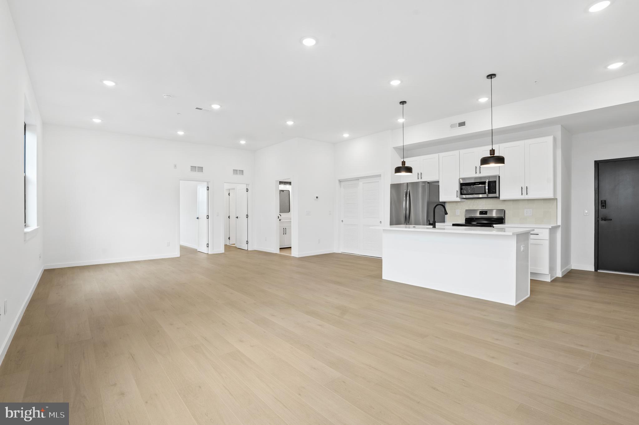 3211 CEDAR STREET 402