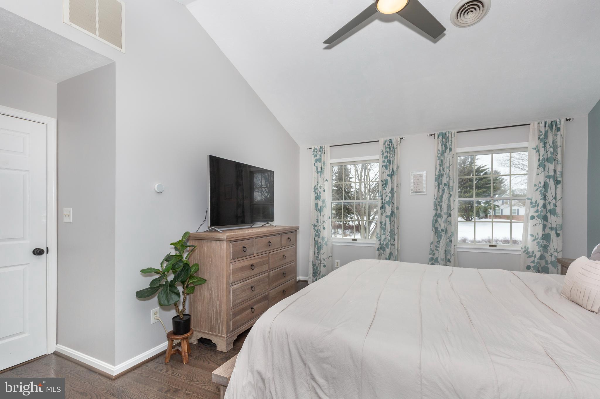 STARVIEW ESTATES - Residential