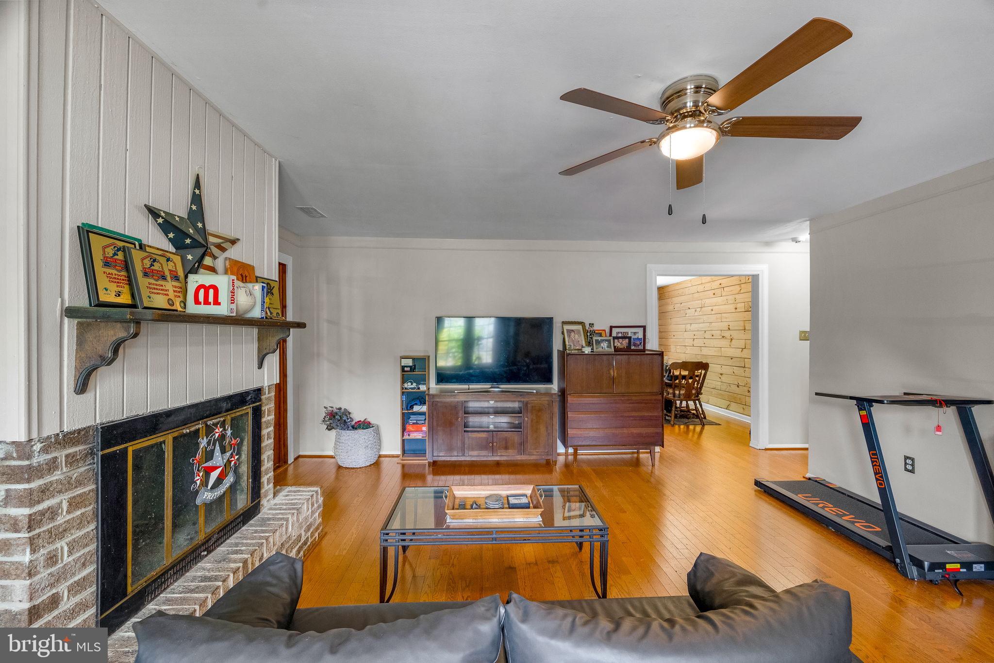 1097 SNOW HILL LANE