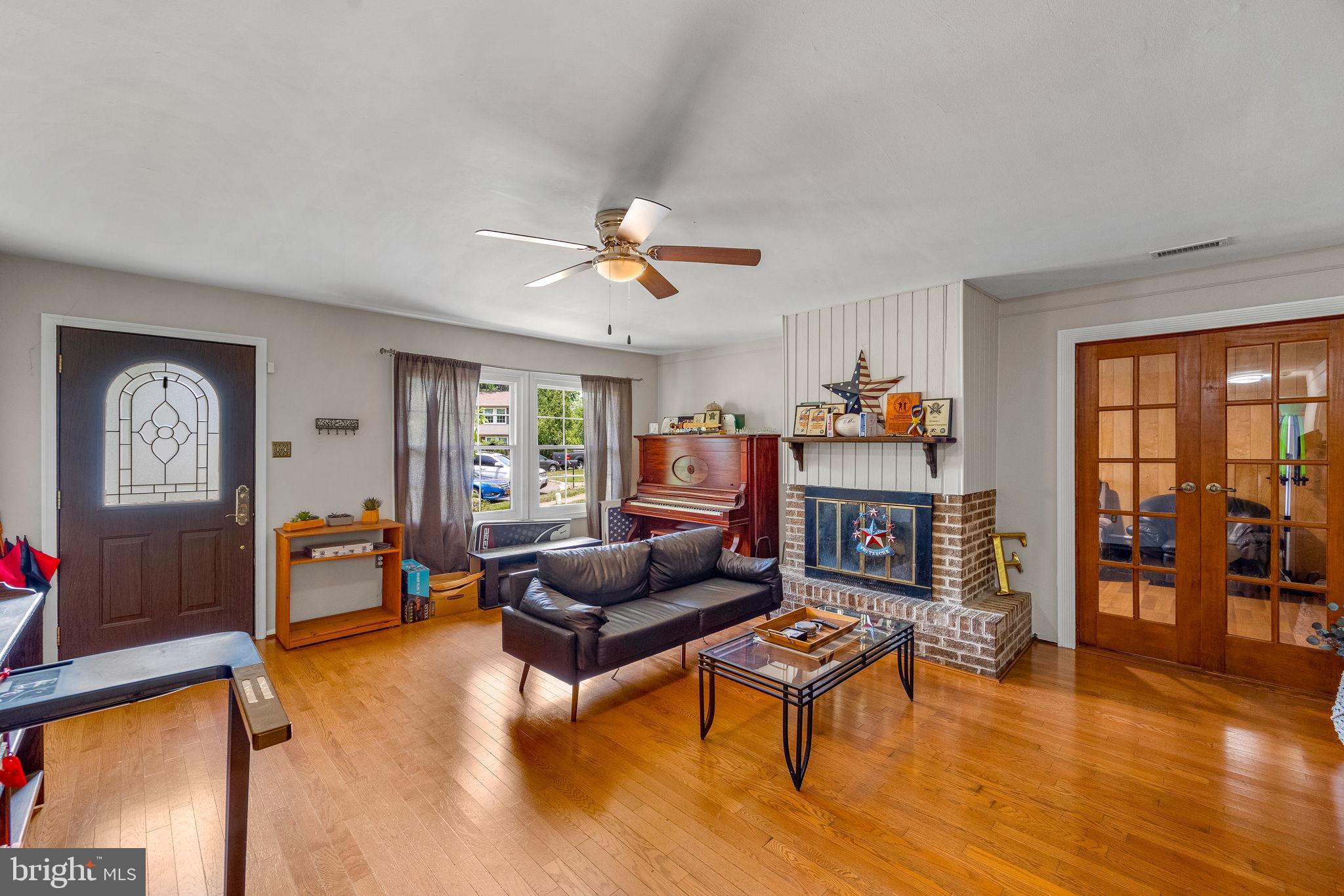 1097 SNOW HILL LANE