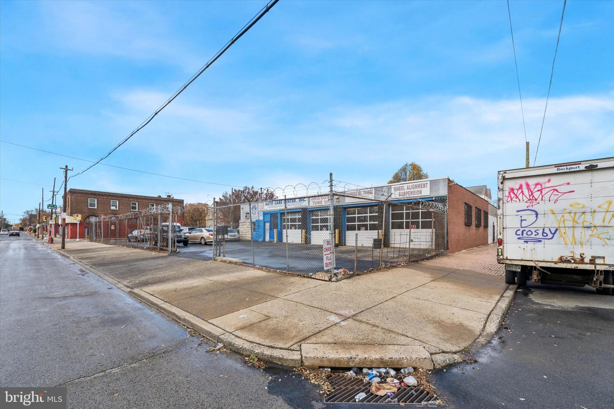 NORRIS SQUARE - Commercial Sale
