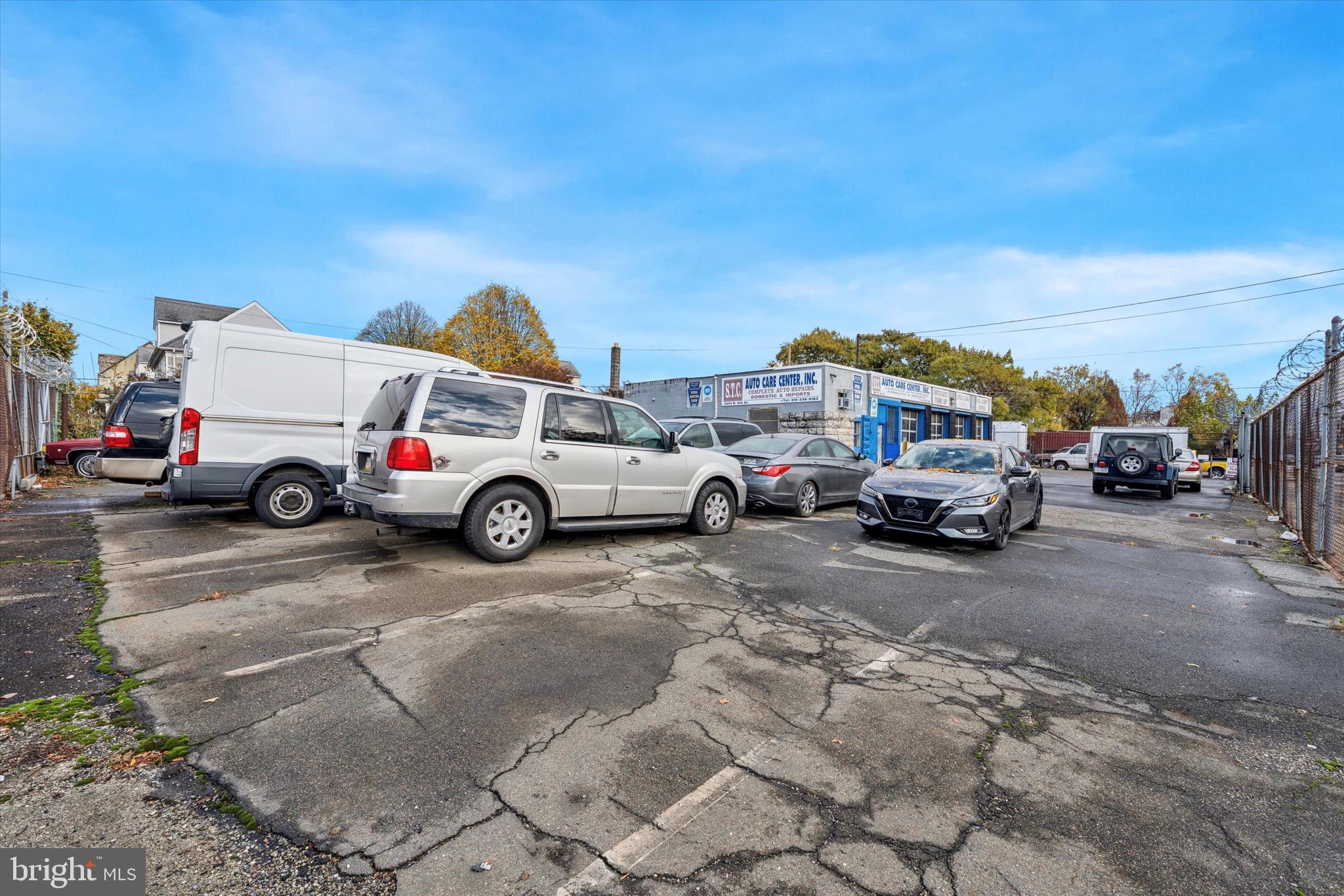 NORRIS SQUARE - Commercial Sale