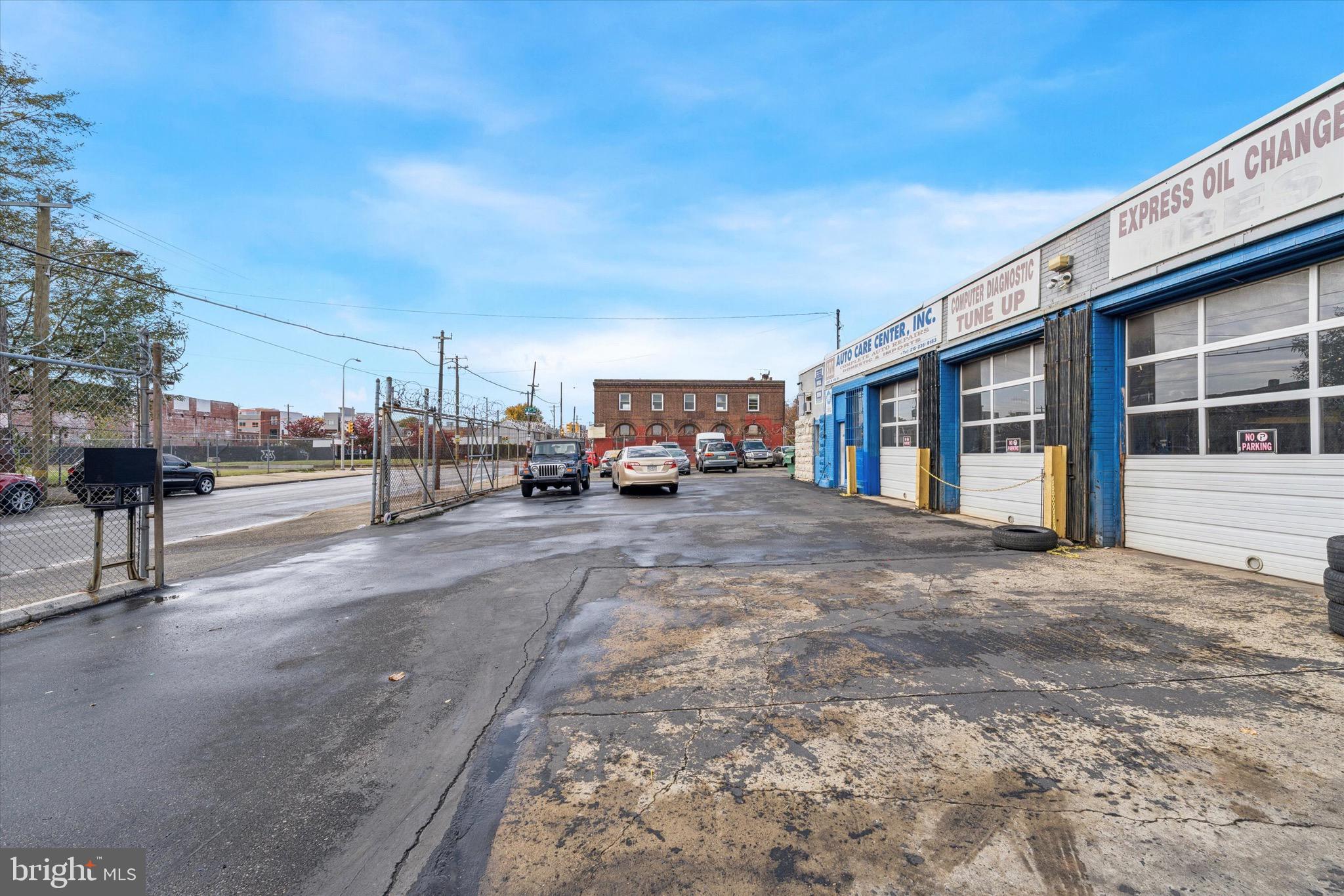 NORRIS SQUARE - Commercial Sale