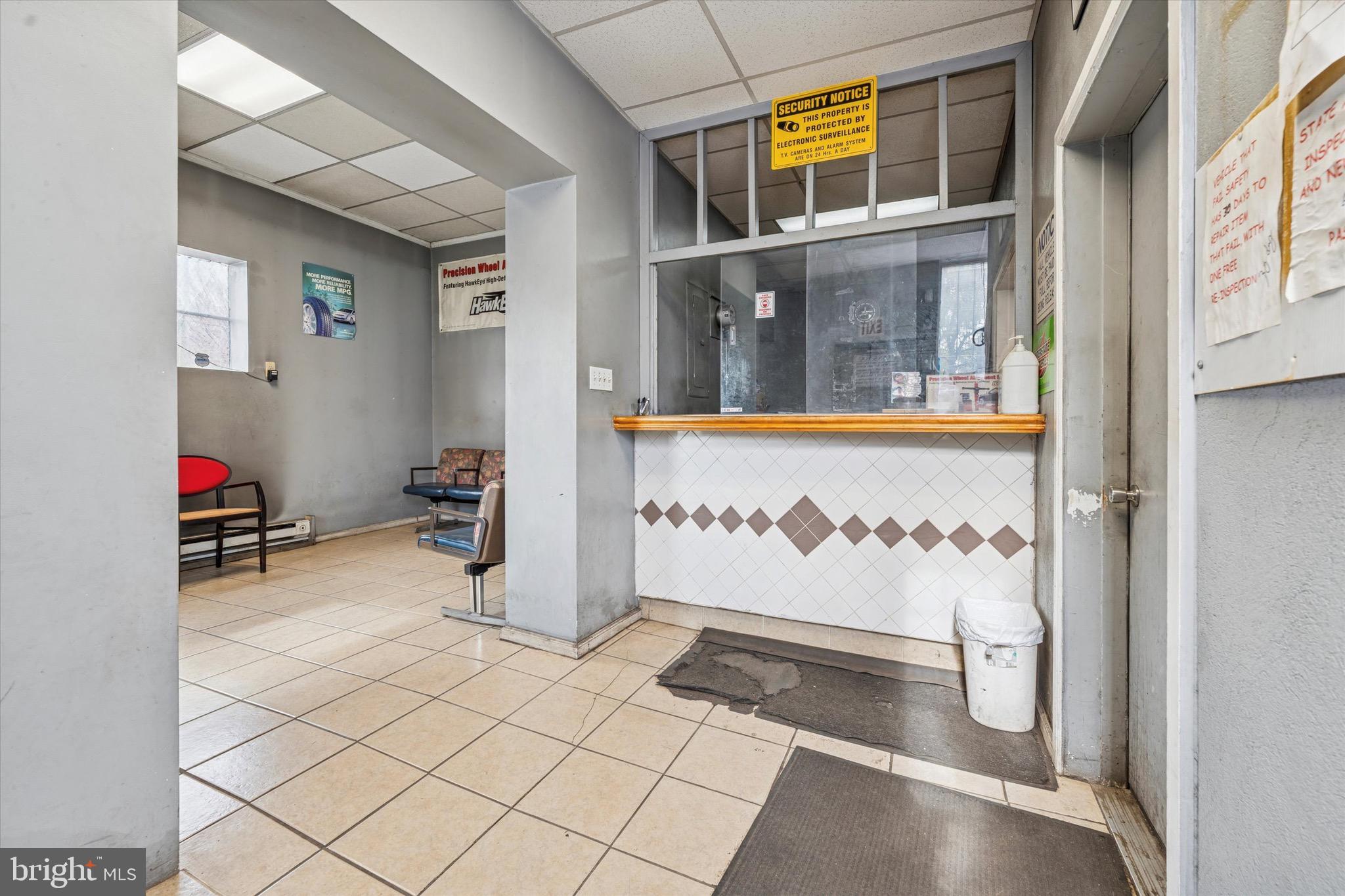 NORRIS SQUARE - Commercial Sale