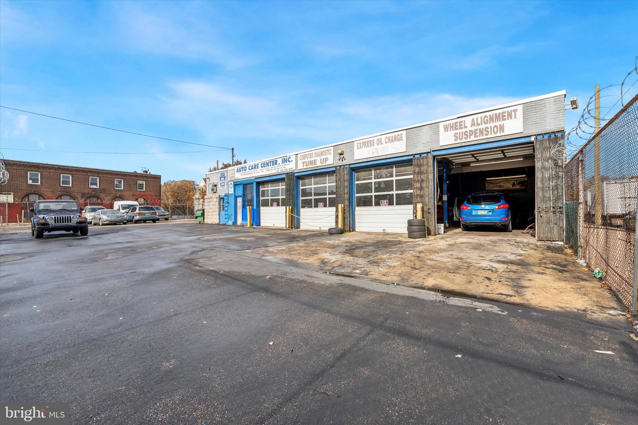 NORRIS SQUARE - Commercial Sale