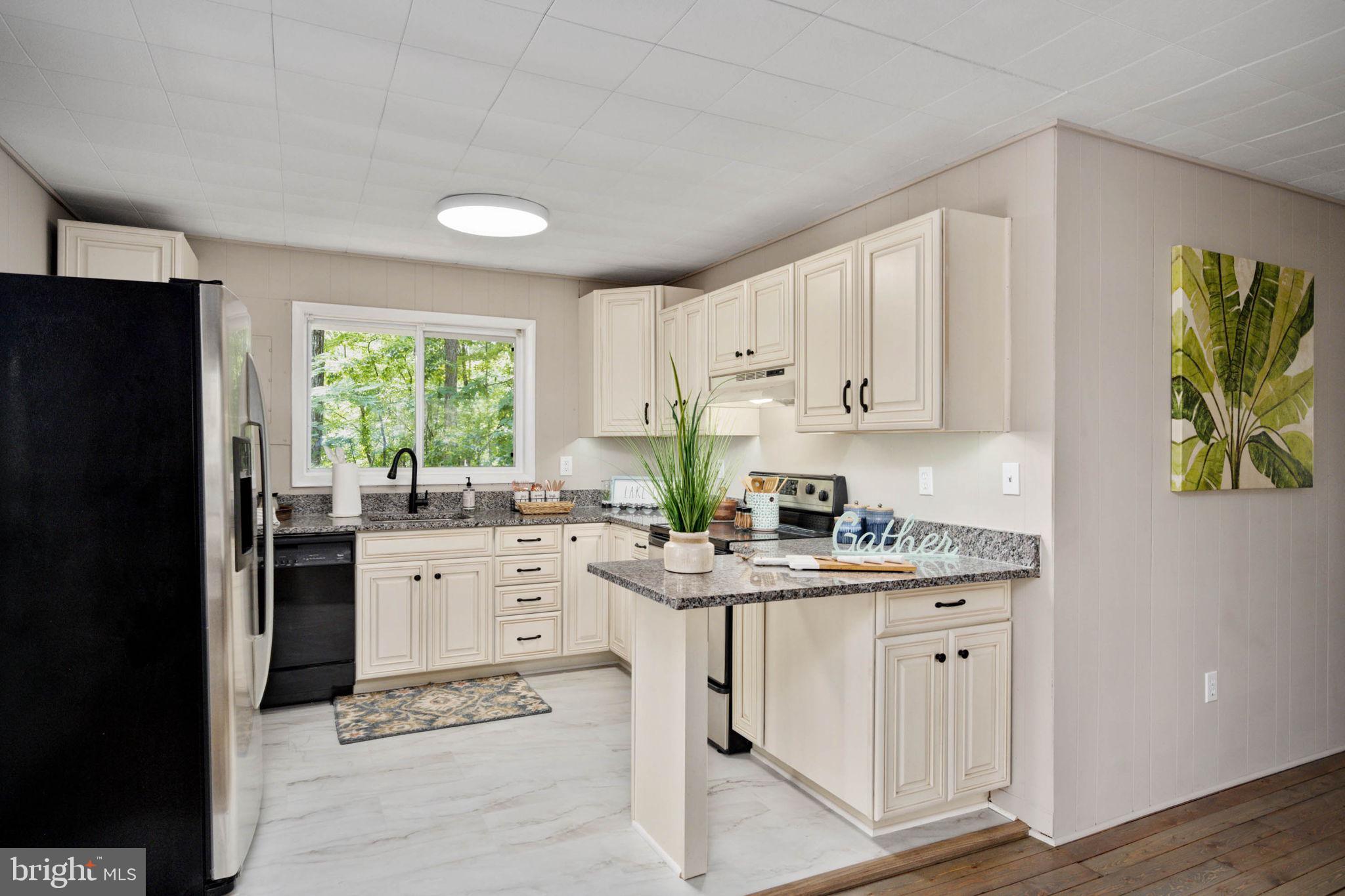 LAKE OF THE WOODS - Residential