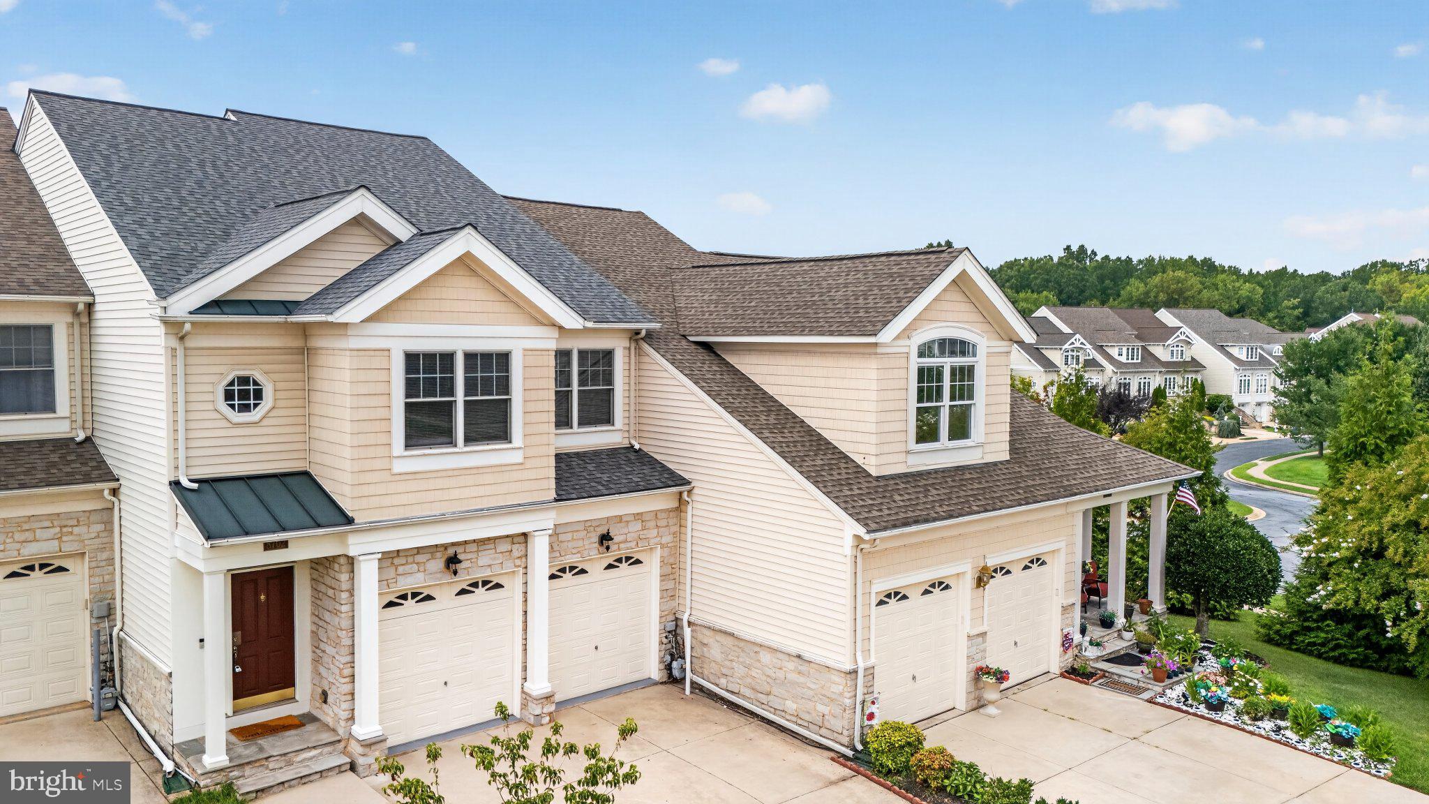 8702 TIMBER OAK LANE
