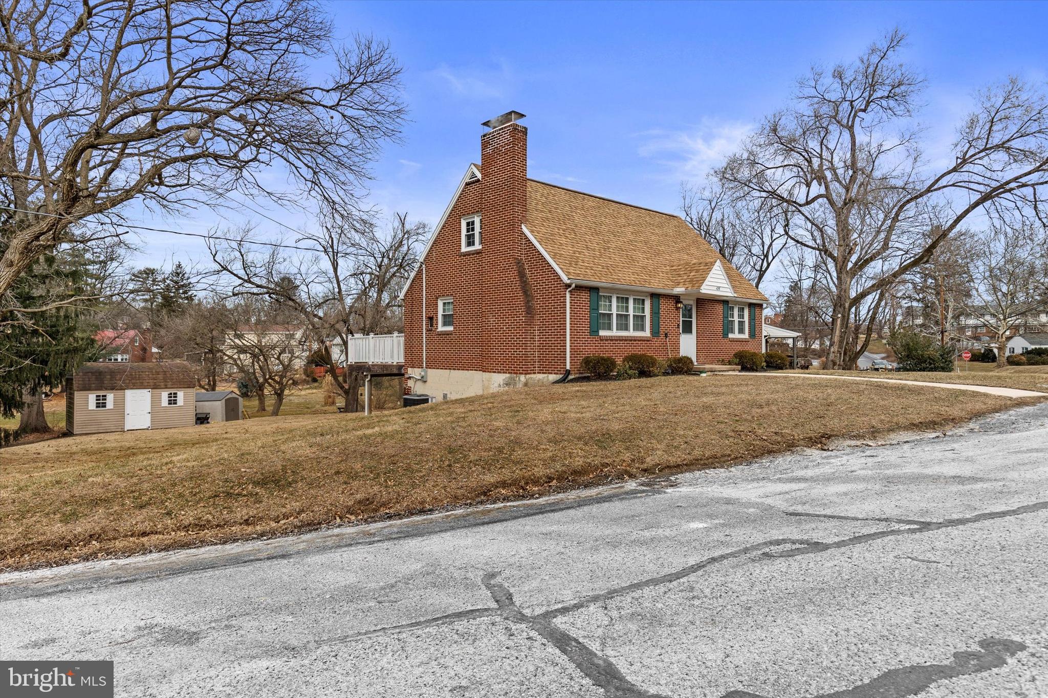 106 N LOCKWILLOW AVENUE