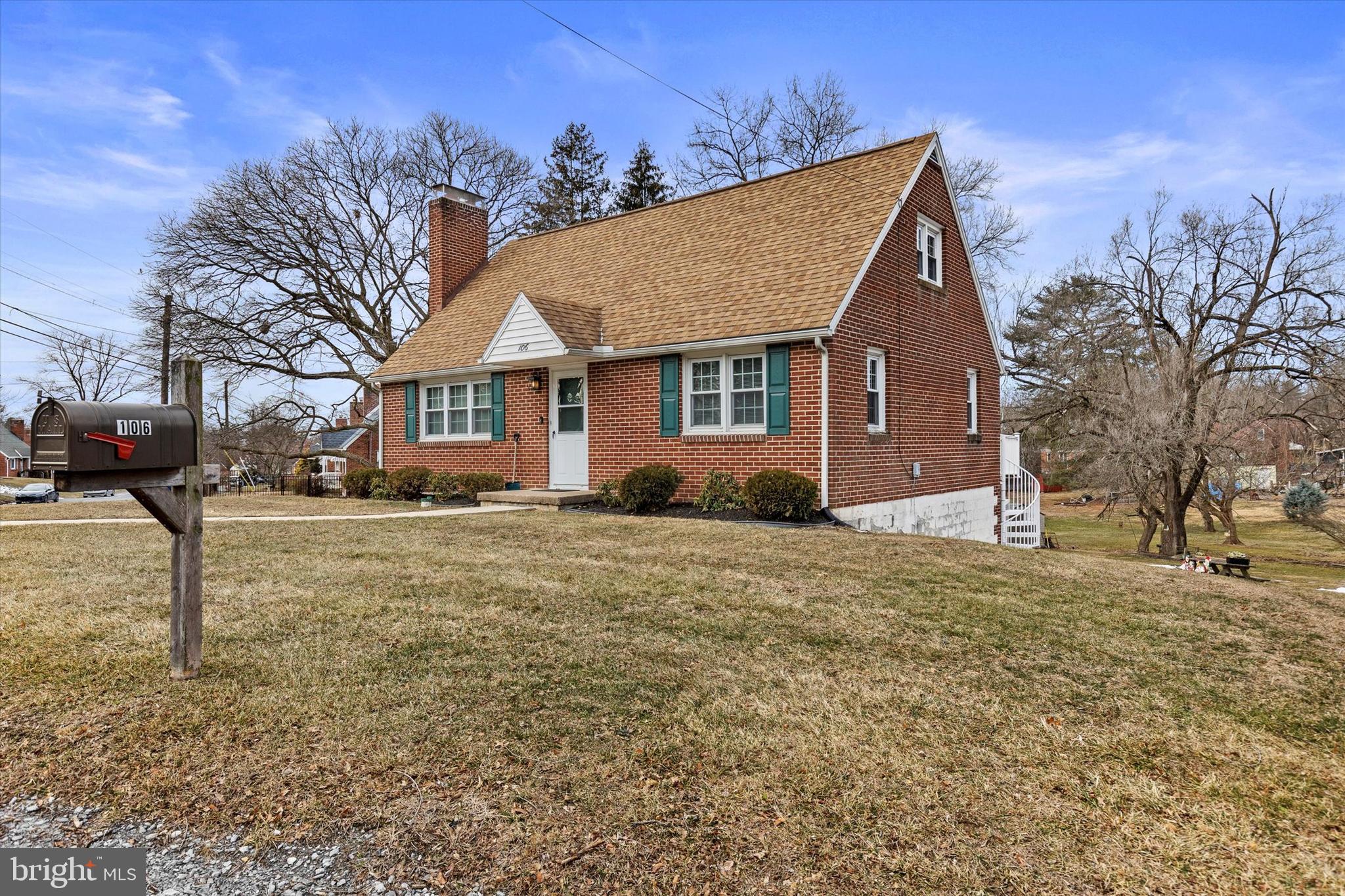 106 N LOCKWILLOW AVENUE