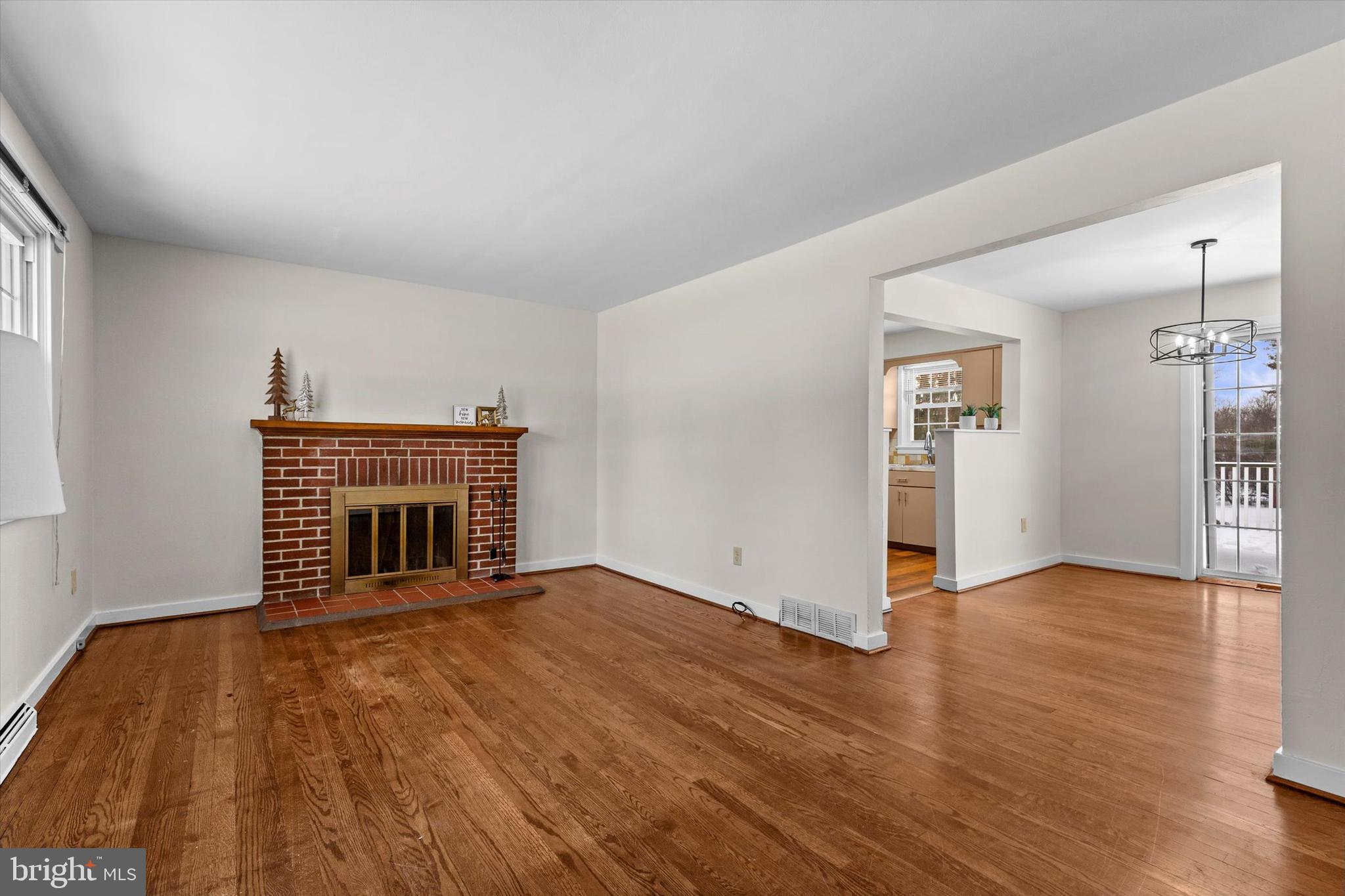 106 N LOCKWILLOW AVENUE