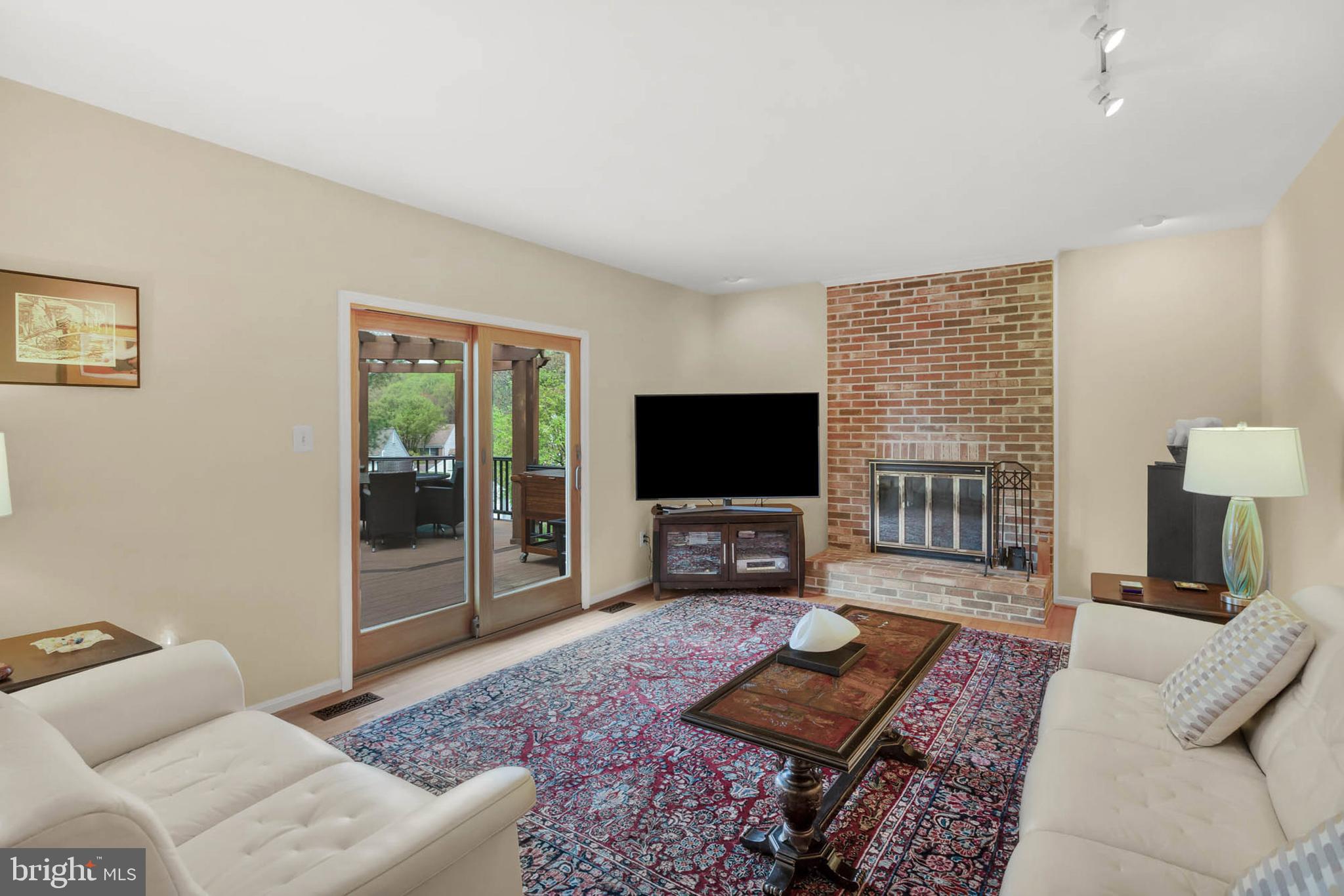 FAIRLAND FARMS - Residential