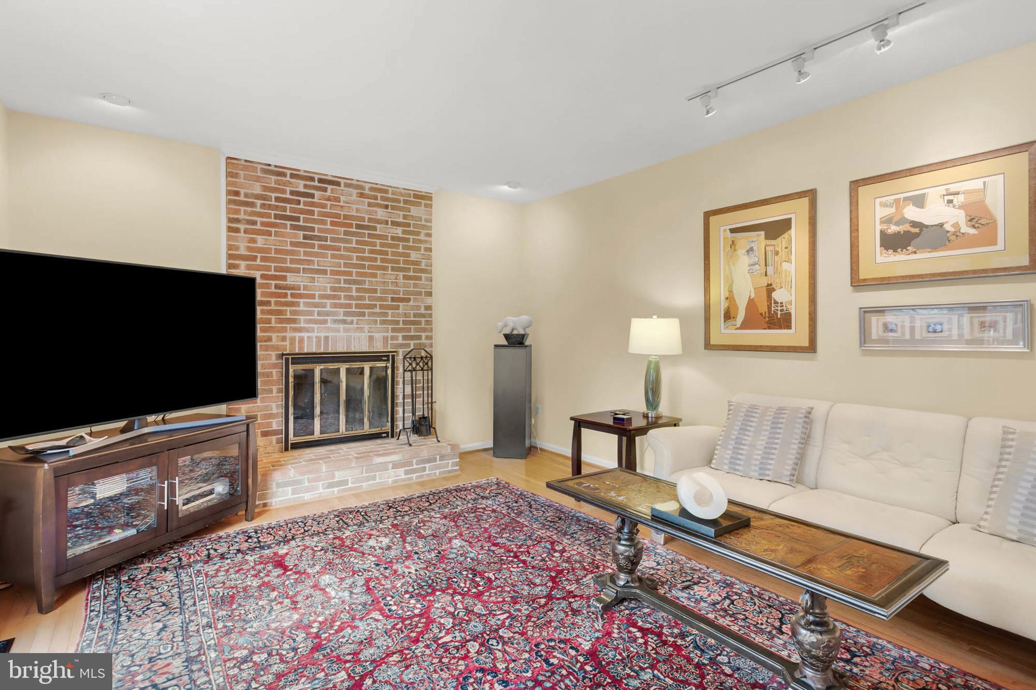 FAIRLAND FARMS - Residential