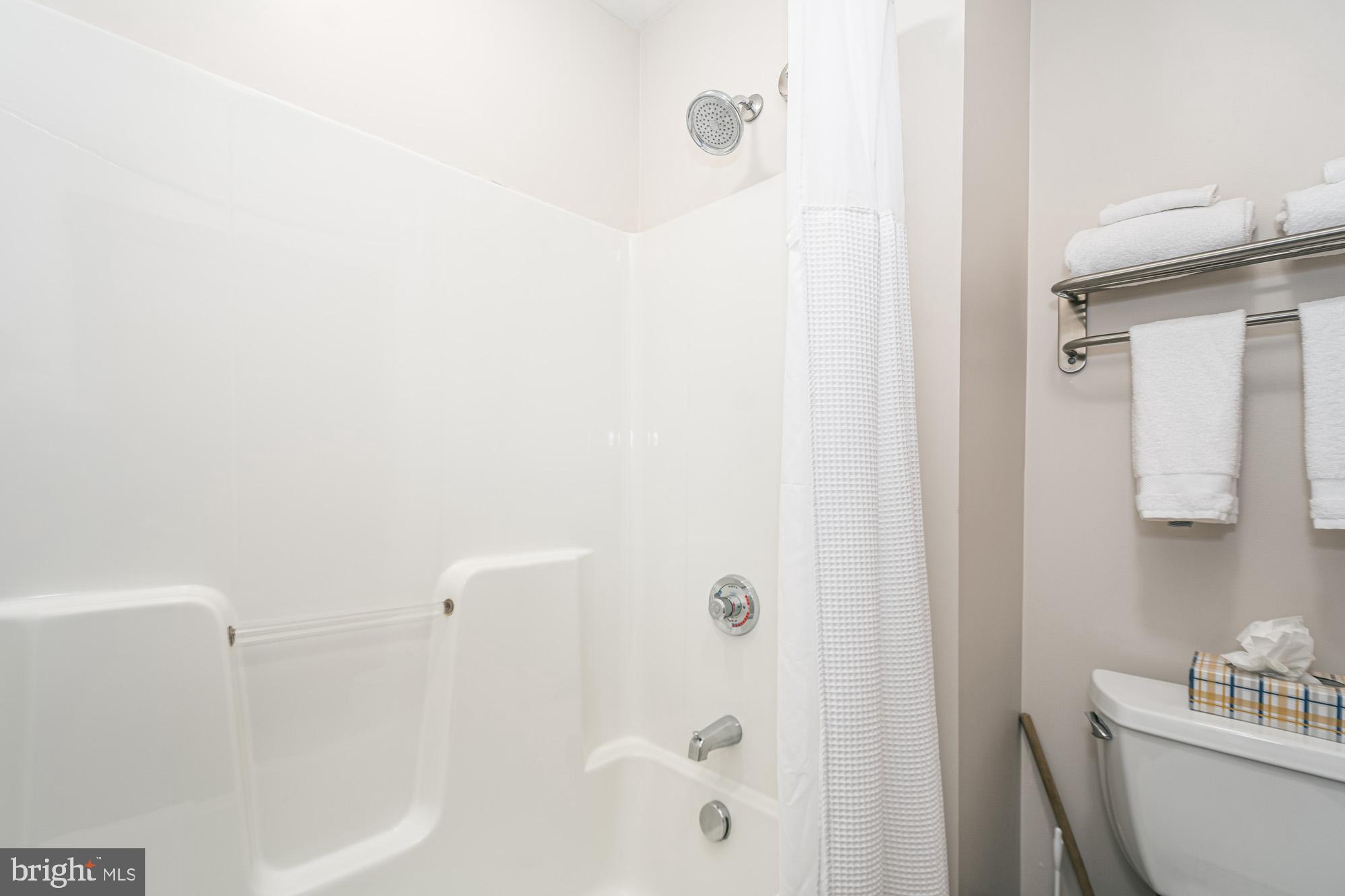 SILVER TREE SUITES - Residential