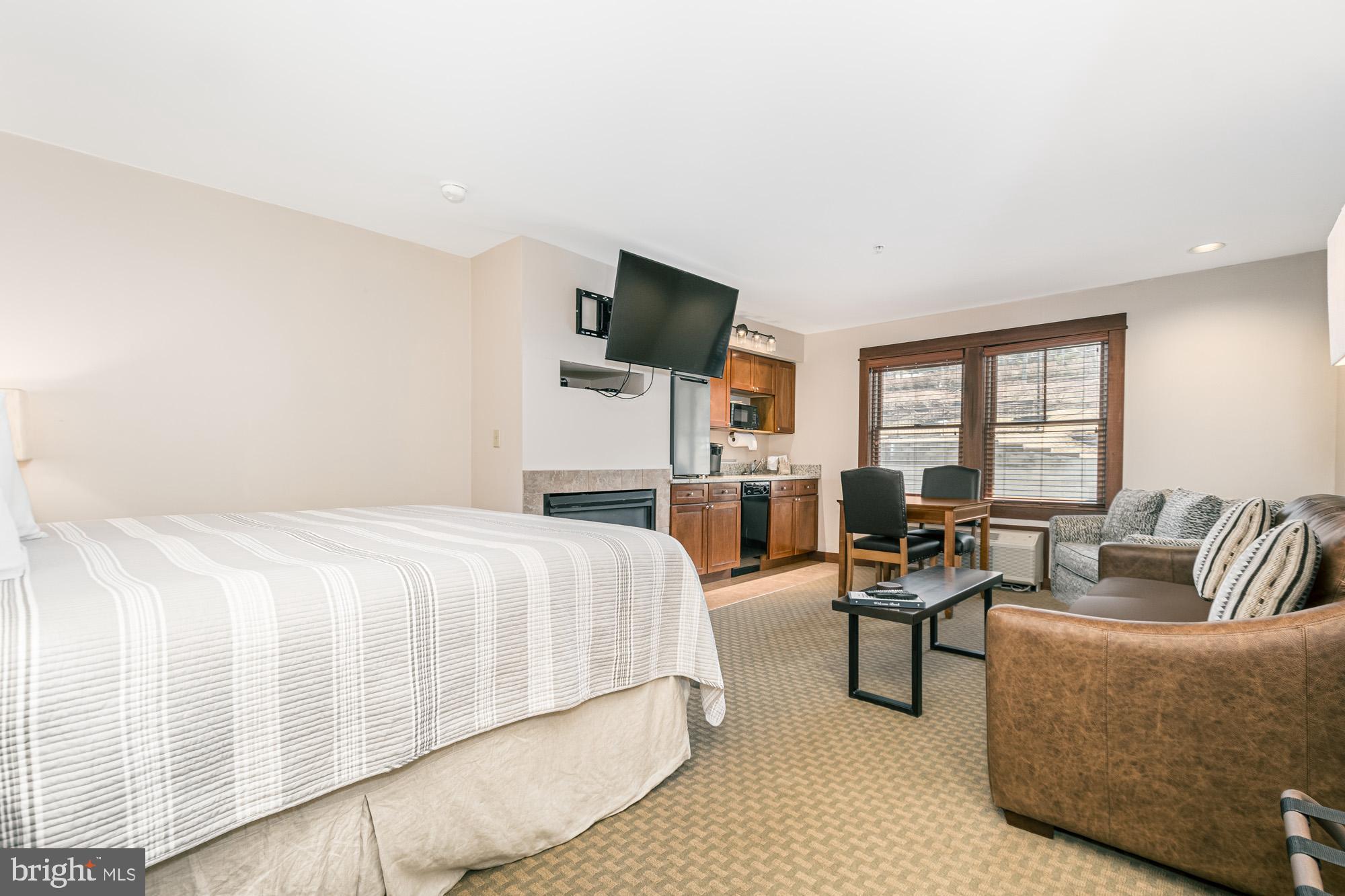 SILVER TREE SUITES - Residential