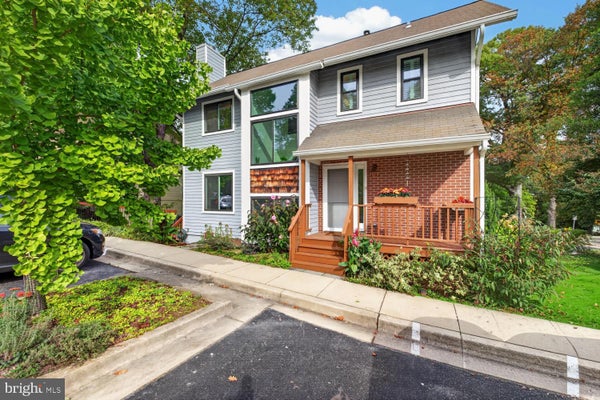 8142 HARTFORD AVE, SILVER SPRING, MD 20910 - Image 8a83ae91c1ea04a00bdea15e00f80dcb/1836475859