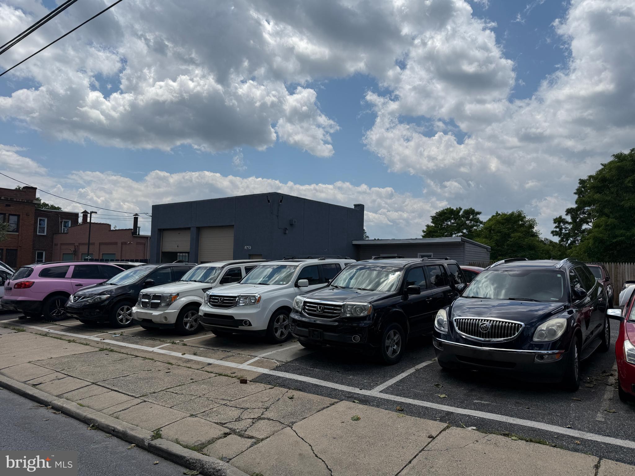 LANCASTER - Commercial Sale