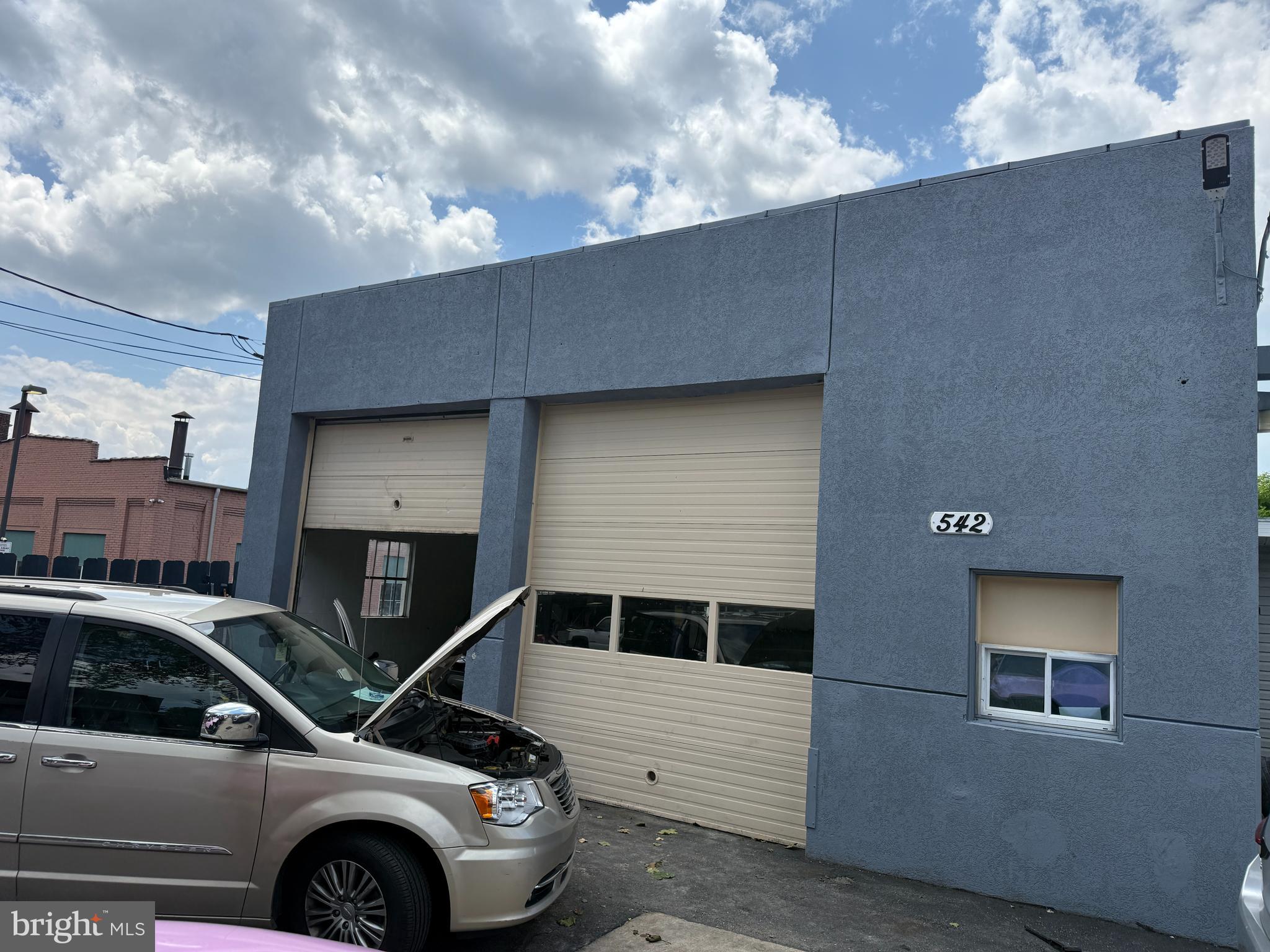 LANCASTER - Commercial Sale