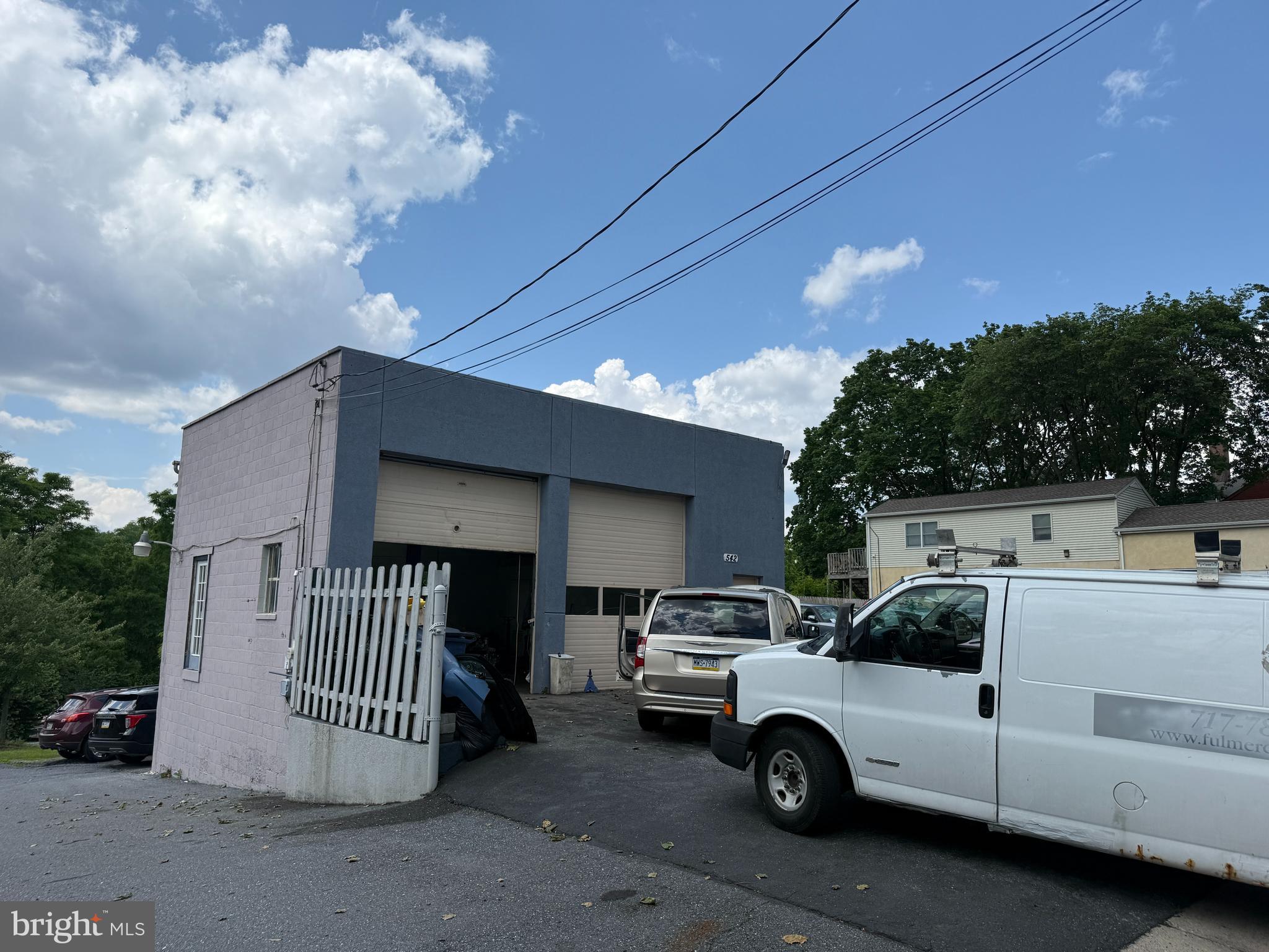 LANCASTER - Commercial Sale