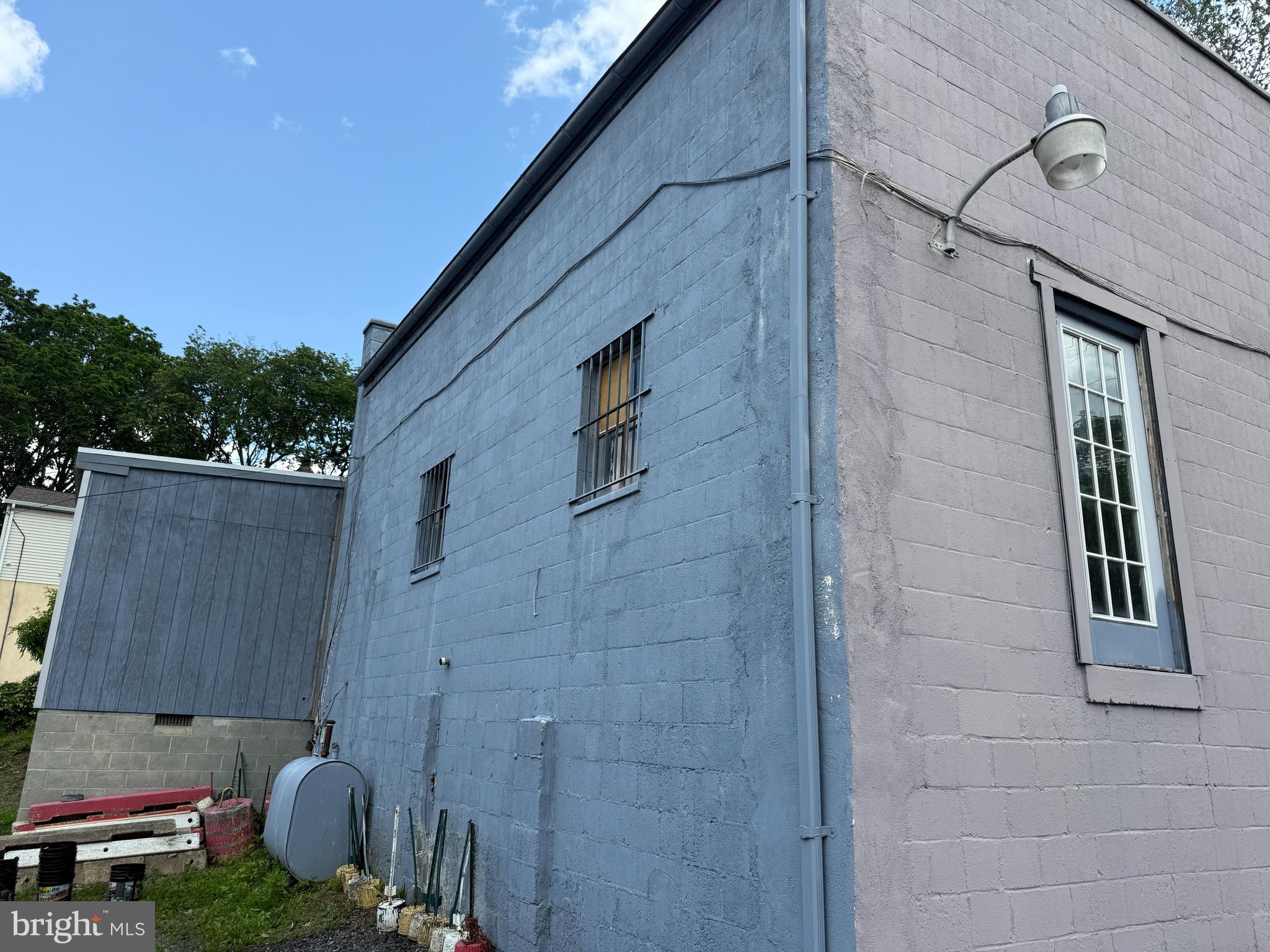 LANCASTER - Commercial Sale