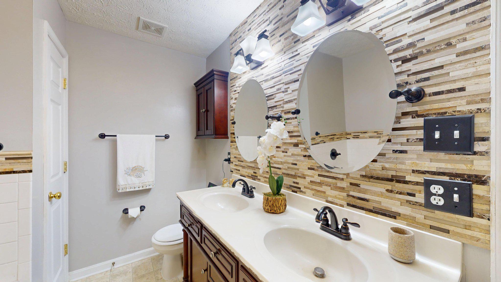 ASBURY WOODS - Residential