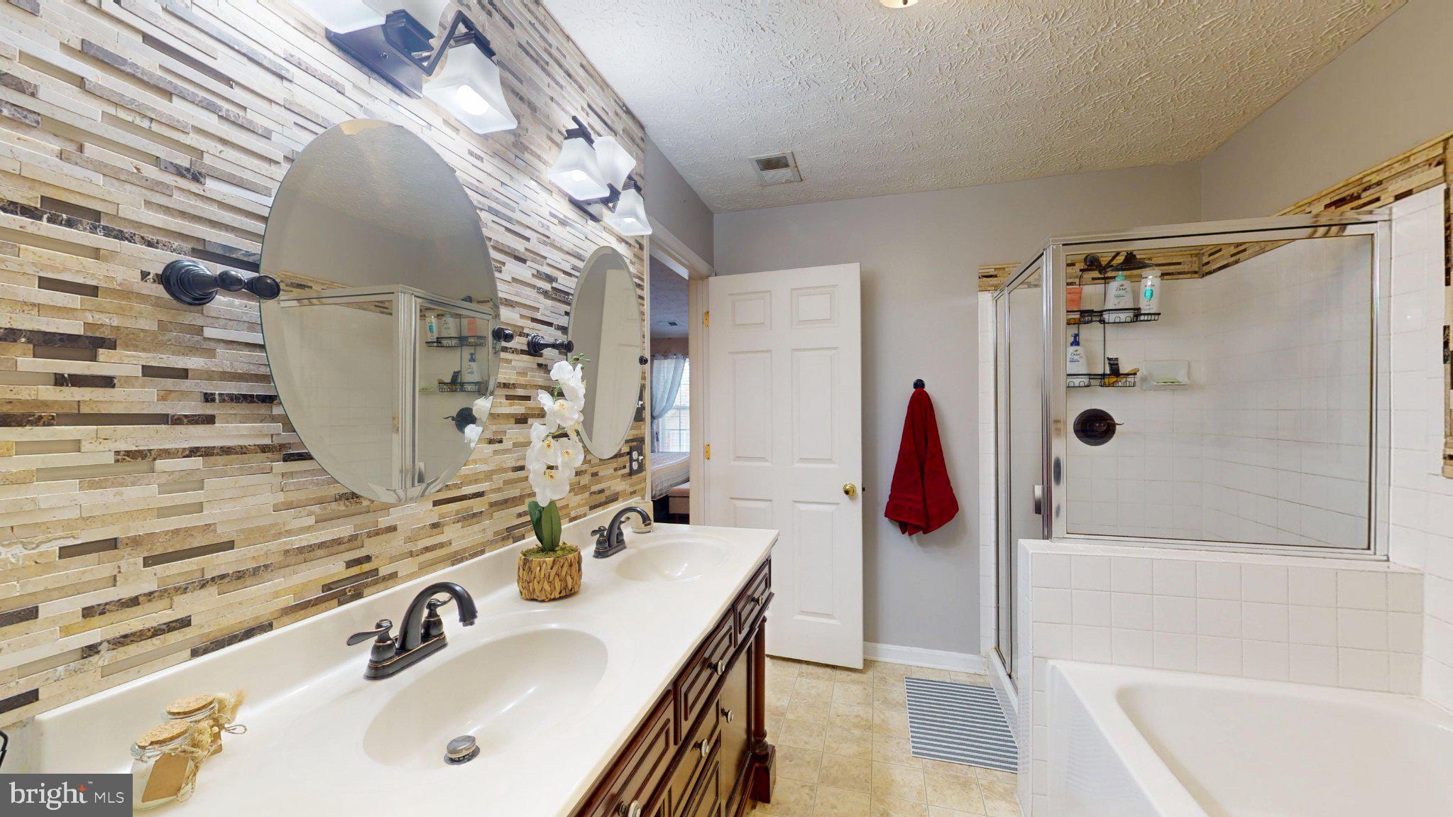 ASBURY WOODS - Residential